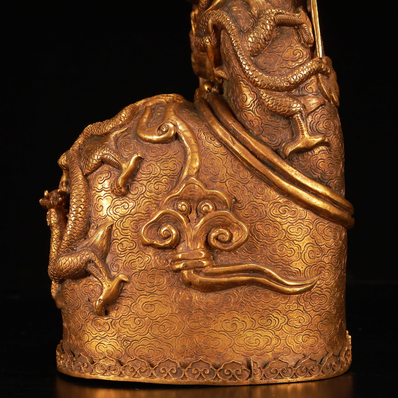 An Exquisite Gilt Bronze Dragon Pattern Hat - 6