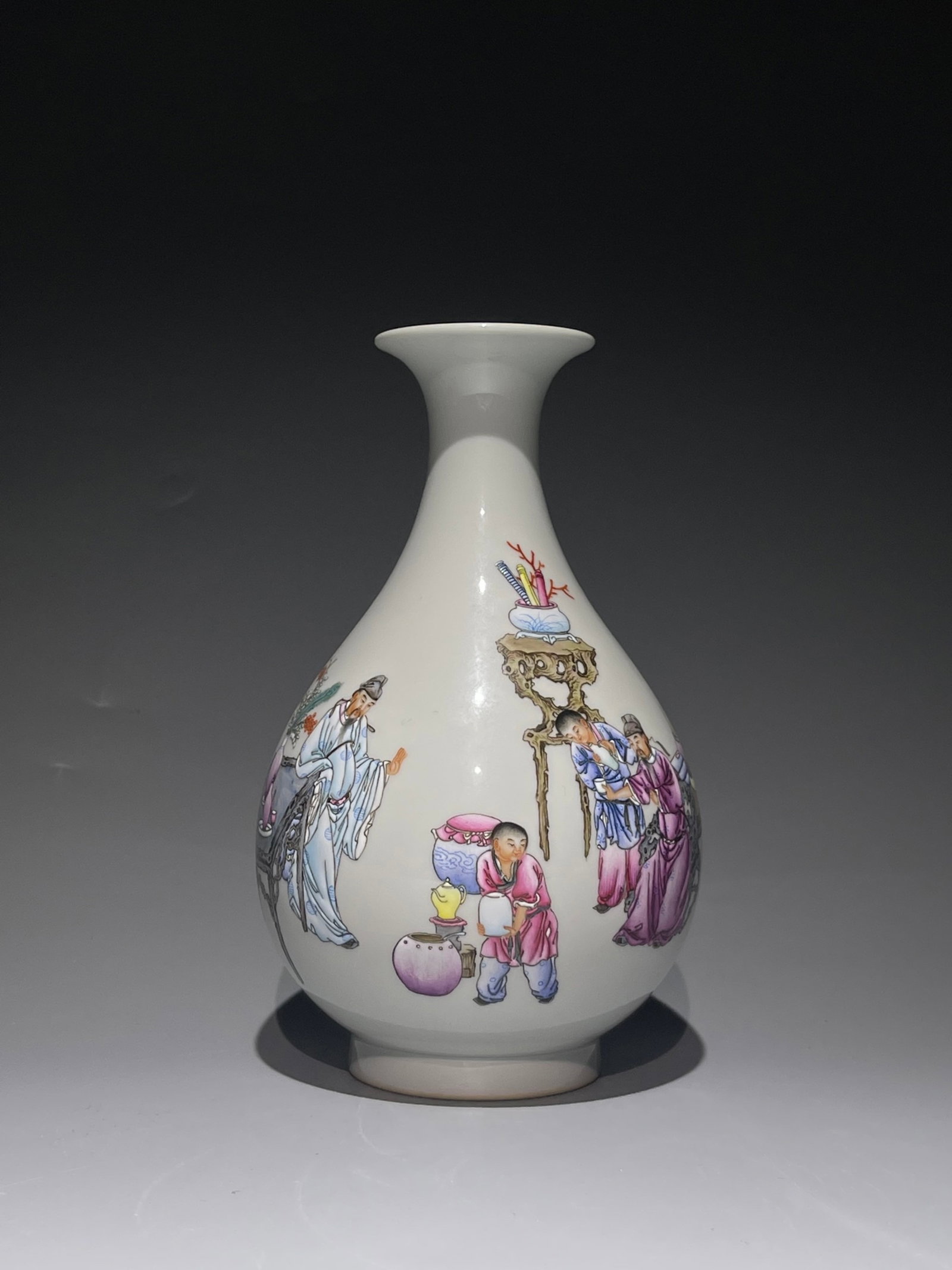 An Exquisite Famille-Rose Character and Story Pattern Vase,with poem: An Exquisite Famille-Rose Character and Story Pattern Vase,with poem,Qing Dynasty,China,Yongzheng Six-character Mark,Size:7.7inx4.7in 粉彩人物故事纹瓶,&