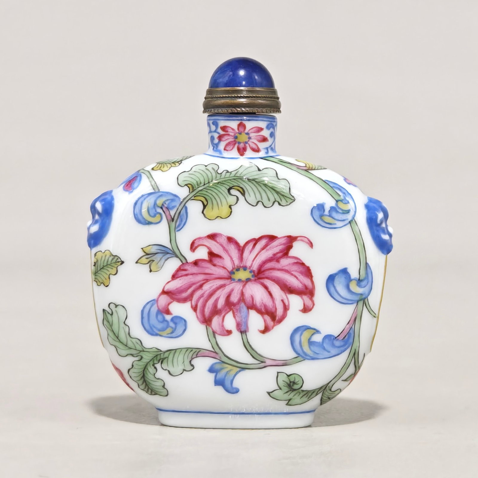 An Exquisite Enamel Lotus Pattern Snuff Bottle - 3
