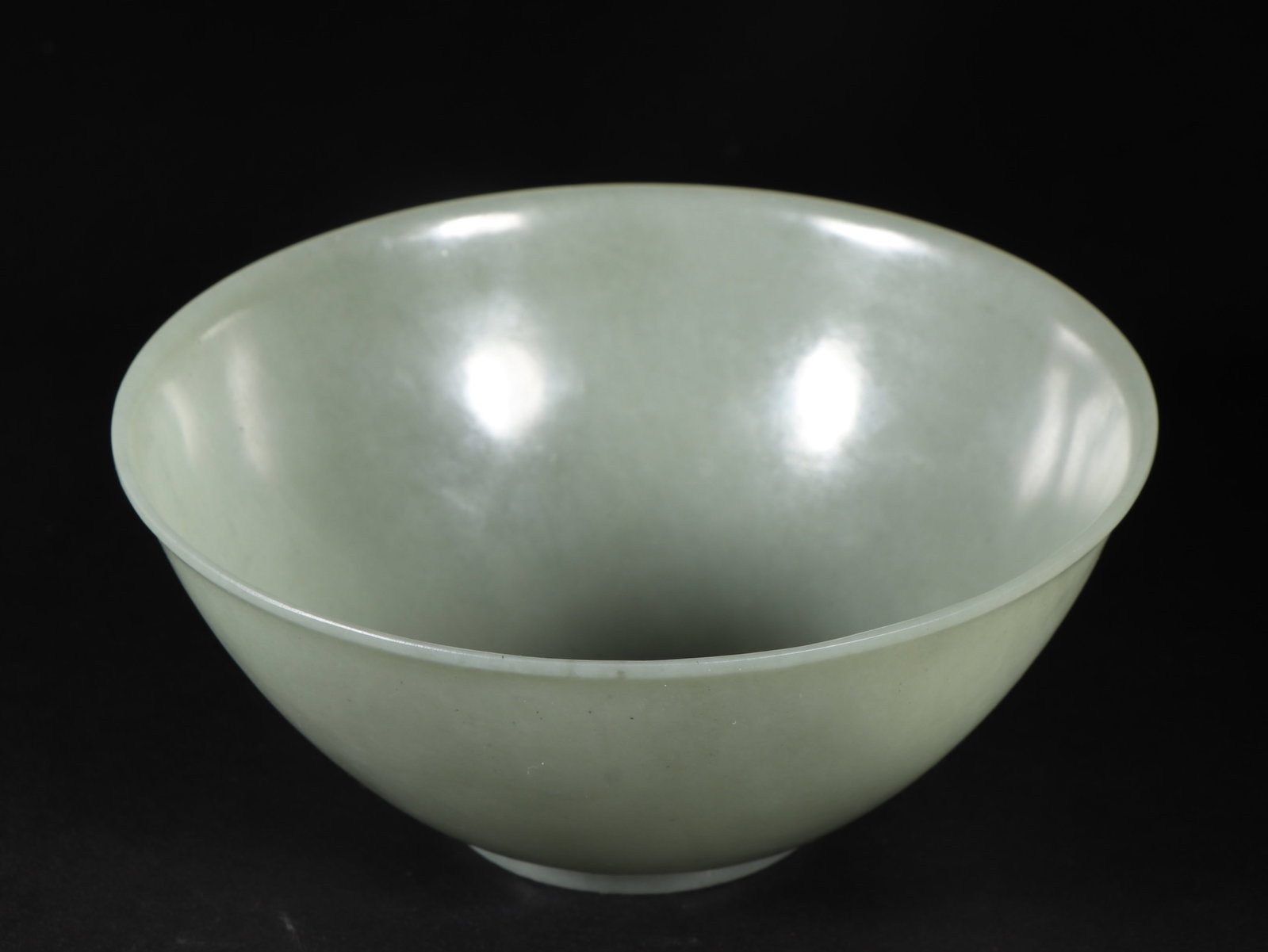 An Exquisite White Jade Bowl - 2
