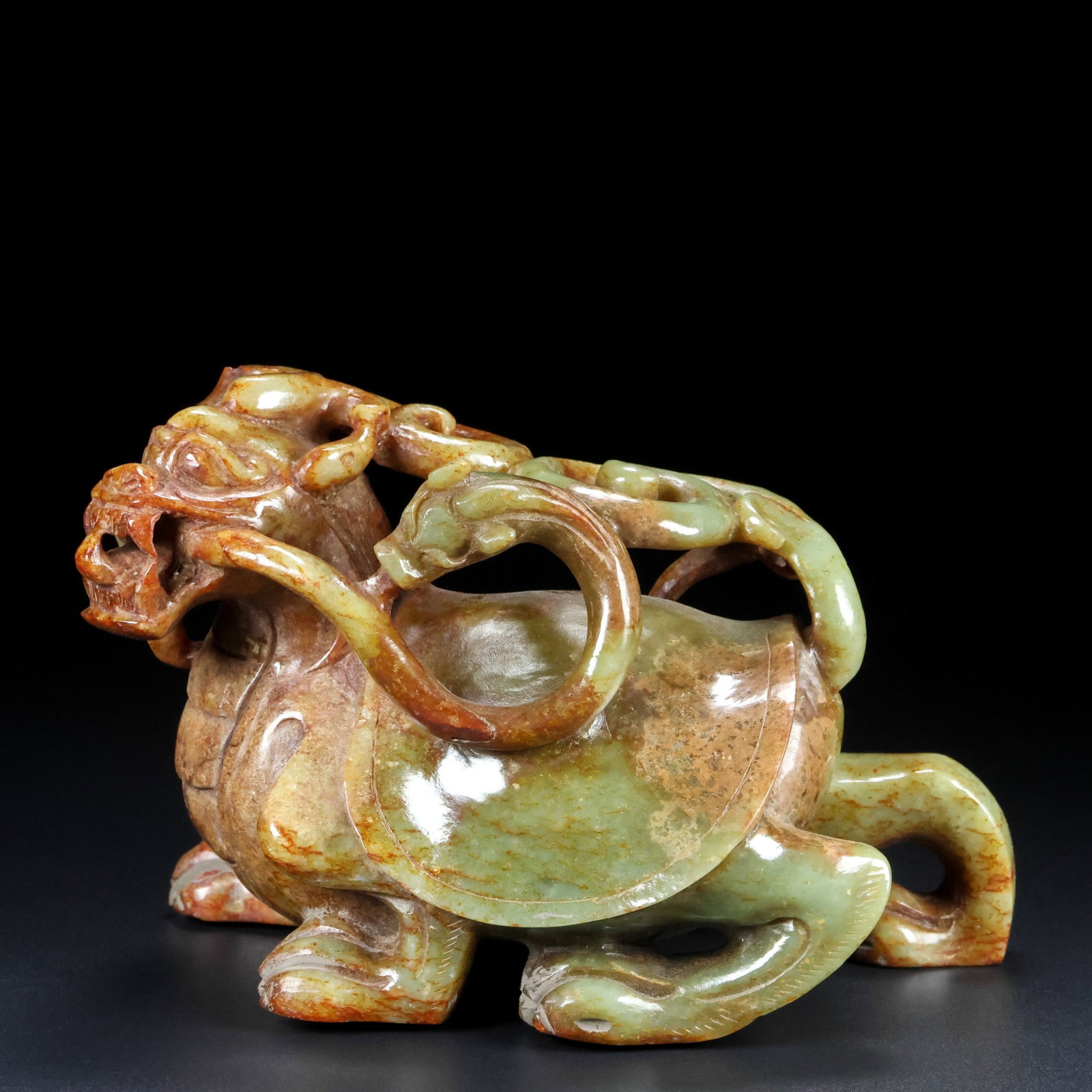 An Exquisite White Jade Dragon and Turtle Ornament: An Exquisite White Jade Dragon and Turtle Ornament,Qing Dynasty,China,Size:4.7inx7.1inx3.9in,Weight:1436g 白玉龙龟摆件,中国清代