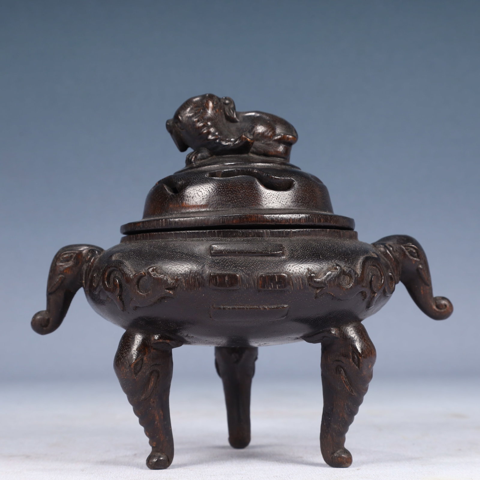 An Exquisite Redwood Chi-Dragon Pattern Elephant-Ears Tripod Censer: An Exquisite Redwood Chi-Dragon Pattern Elephant-Ears Tripod Censer,Qing Dynasty, China,Yongzheng Four-character Mark,Size:7.1inx5.5inx6.3in,Weight:200g