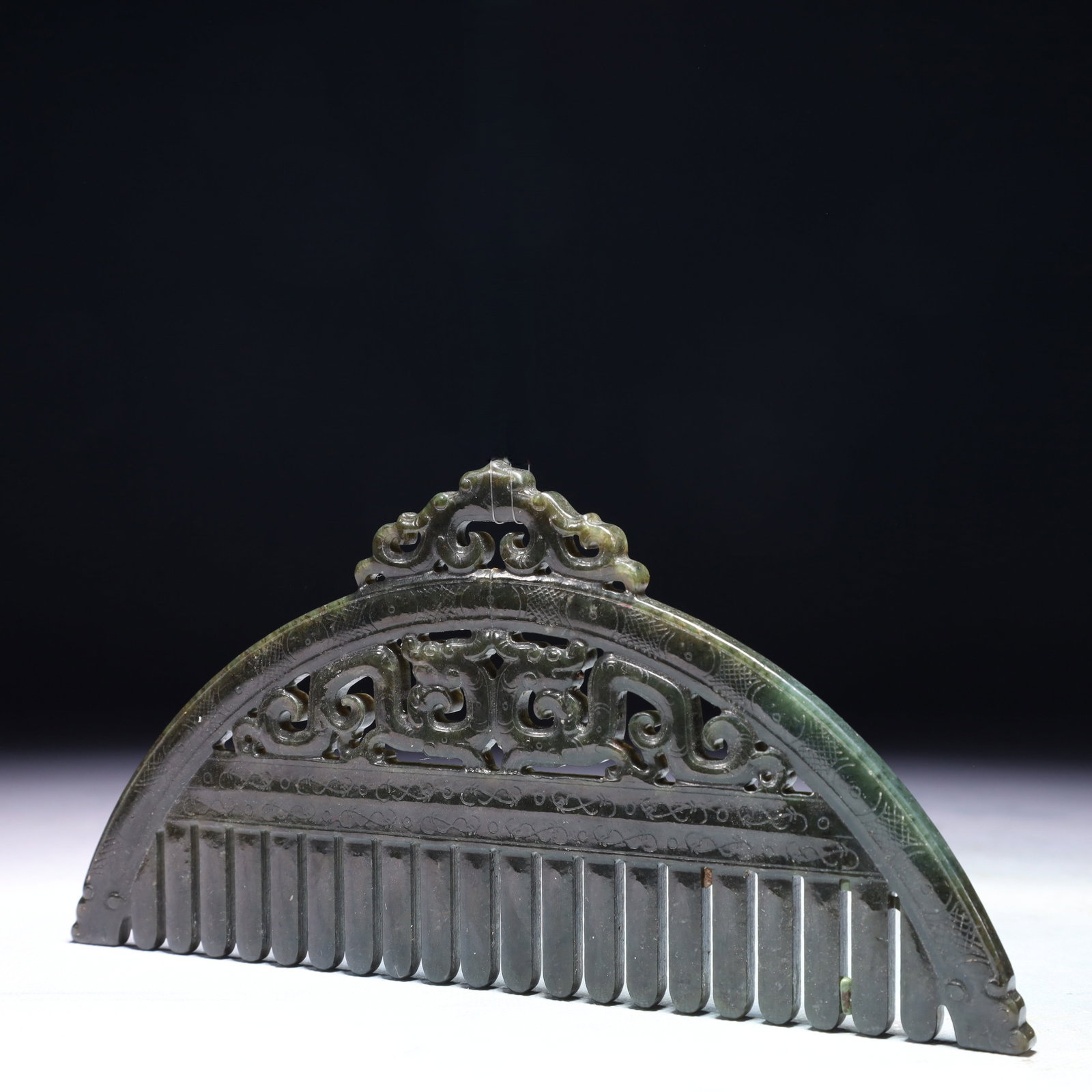 An Exquisite Jasper Dragon Pattern Comb - 4