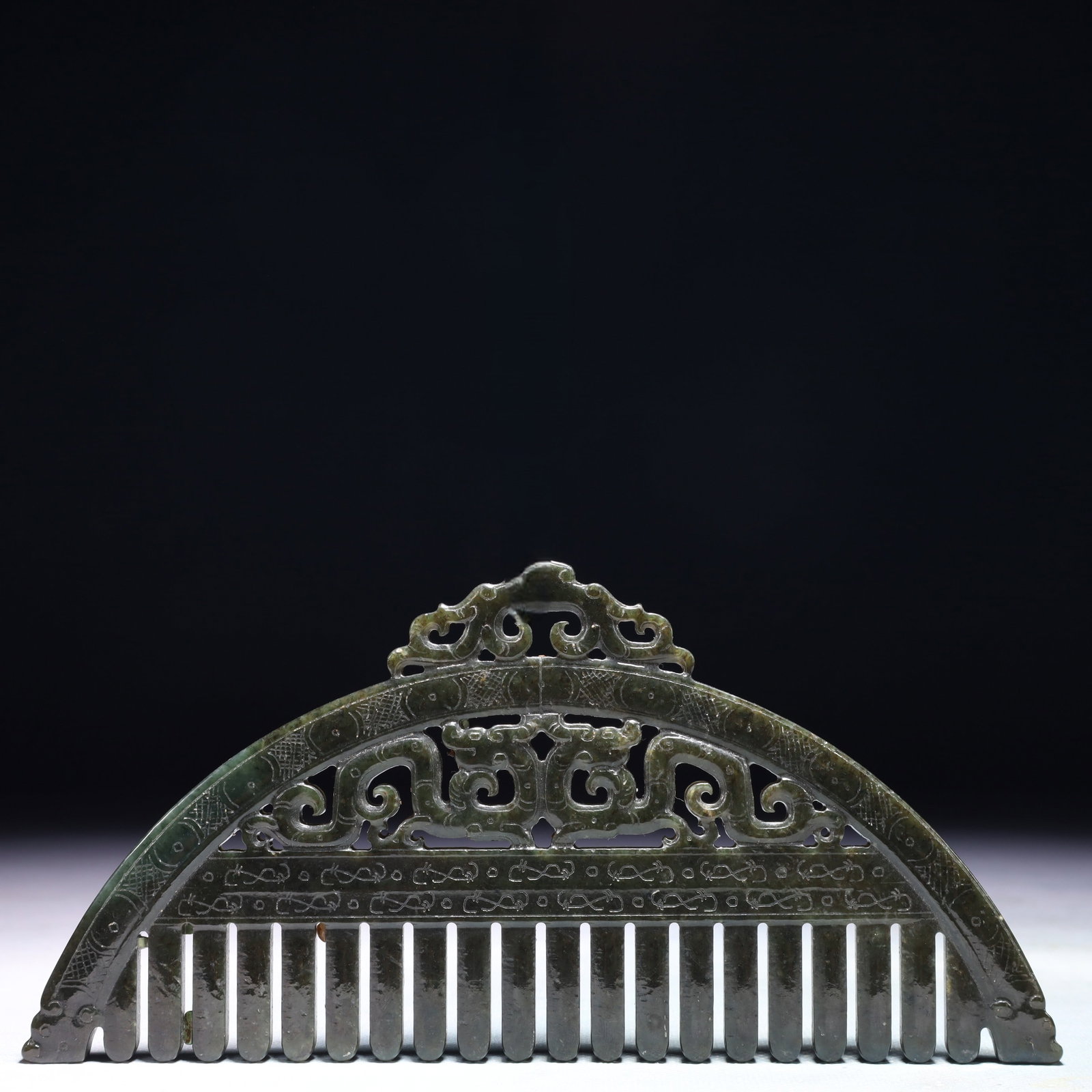 An Exquisite Jasper Dragon Pattern Comb - 6