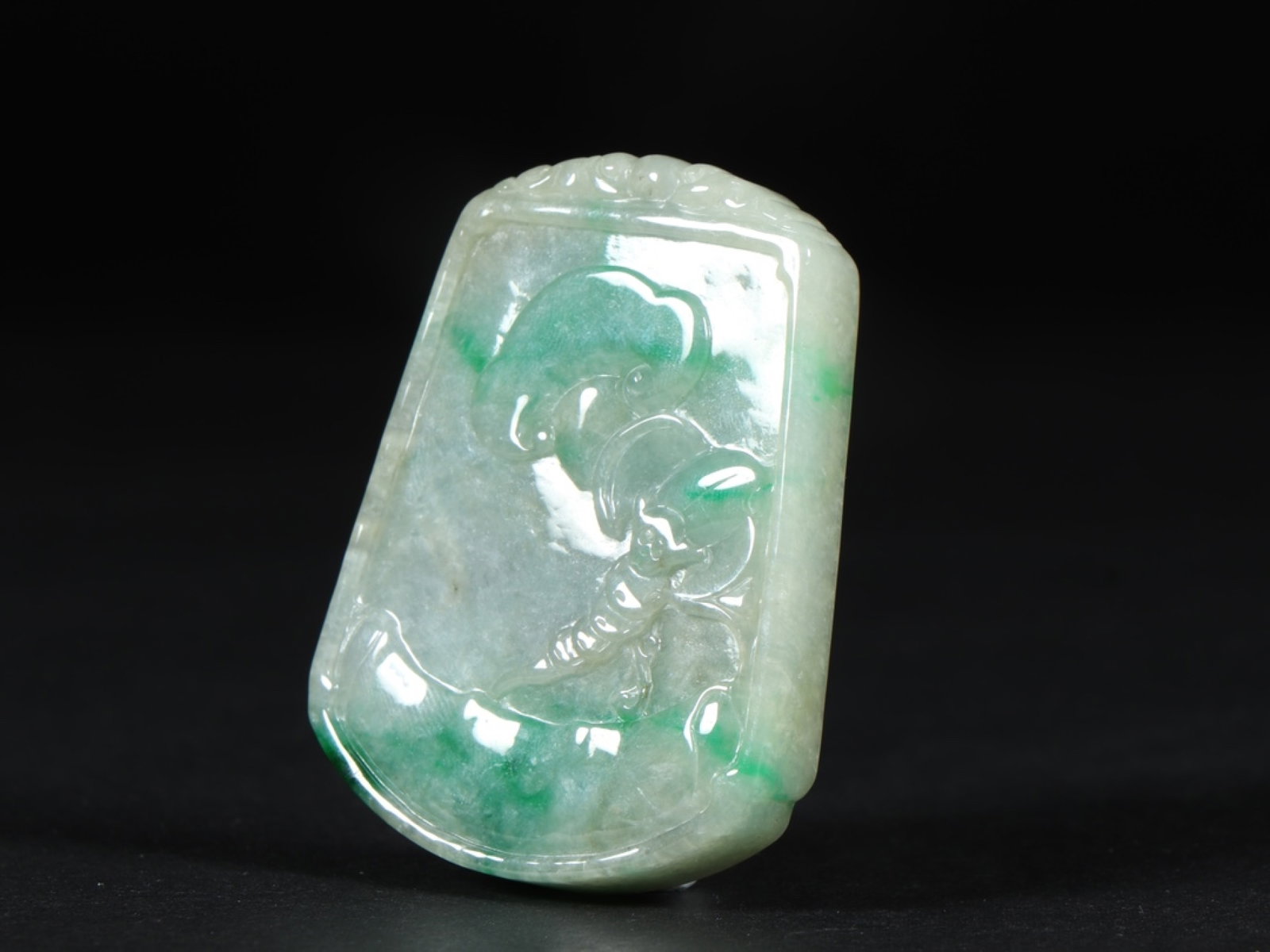 An Exquisite Jadeite Auspicious Beast Pattern Pendant - 7