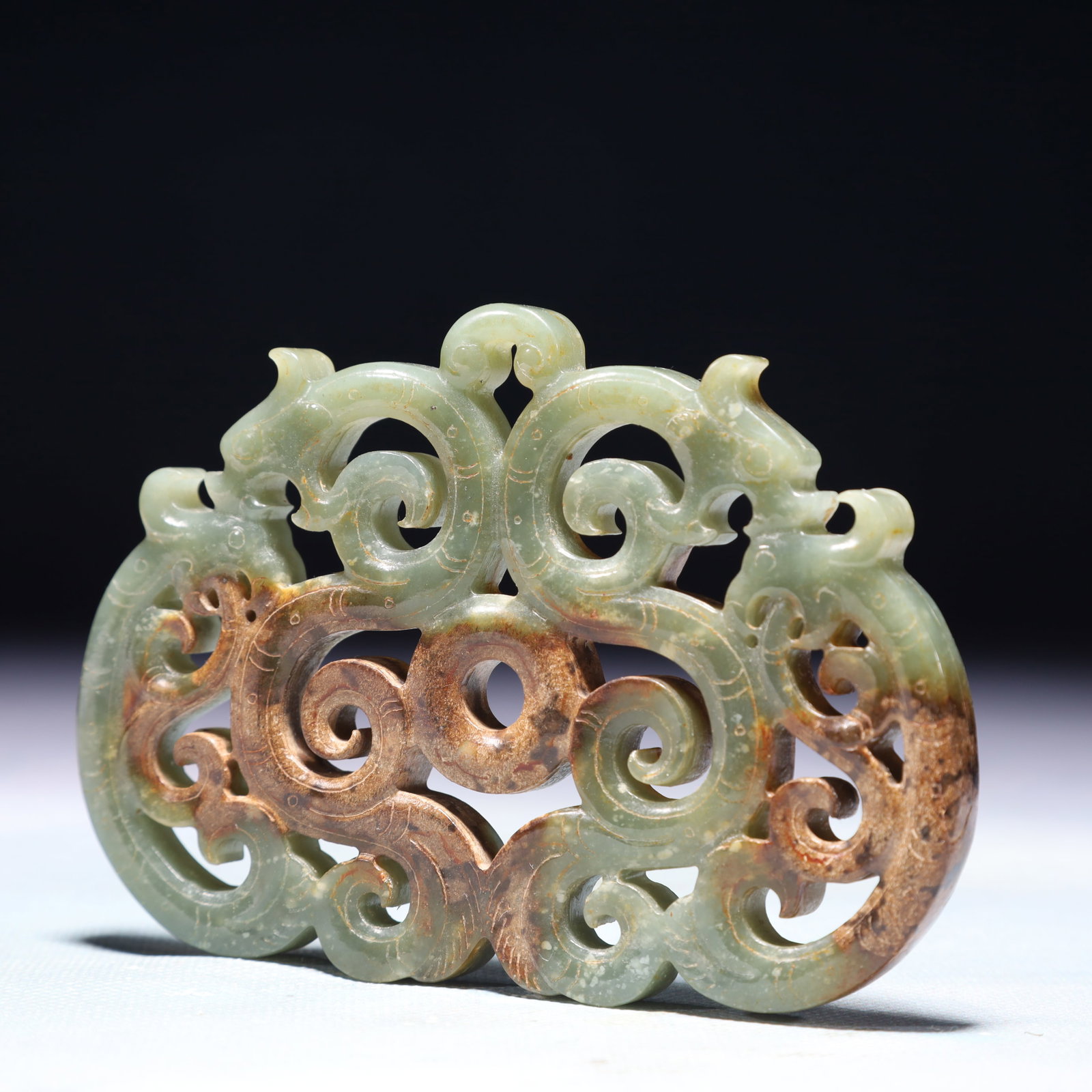 An Exquisite White Jade Dragon Pattern Pendant - 2