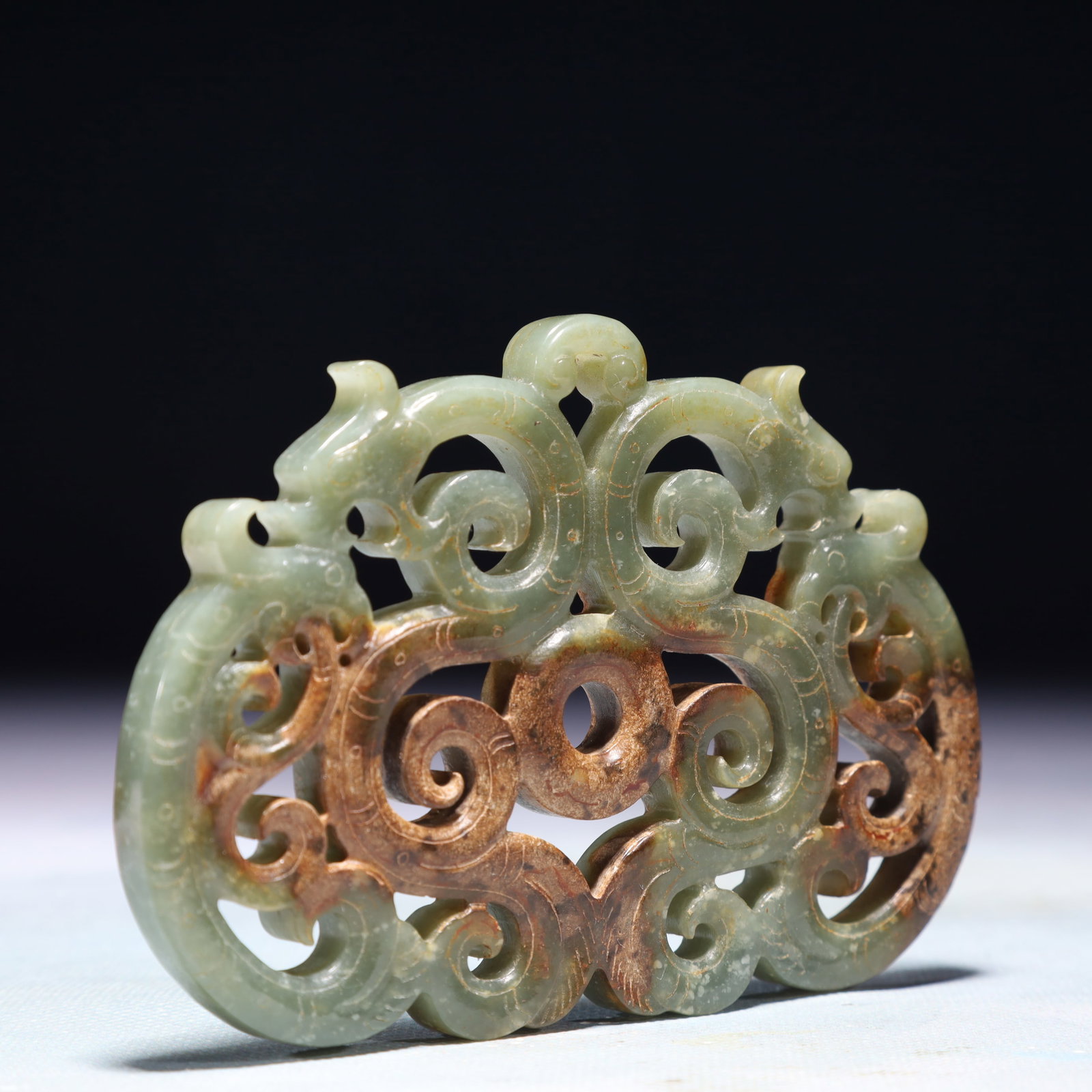 An Exquisite White Jade Dragon Pattern Pendant - 3