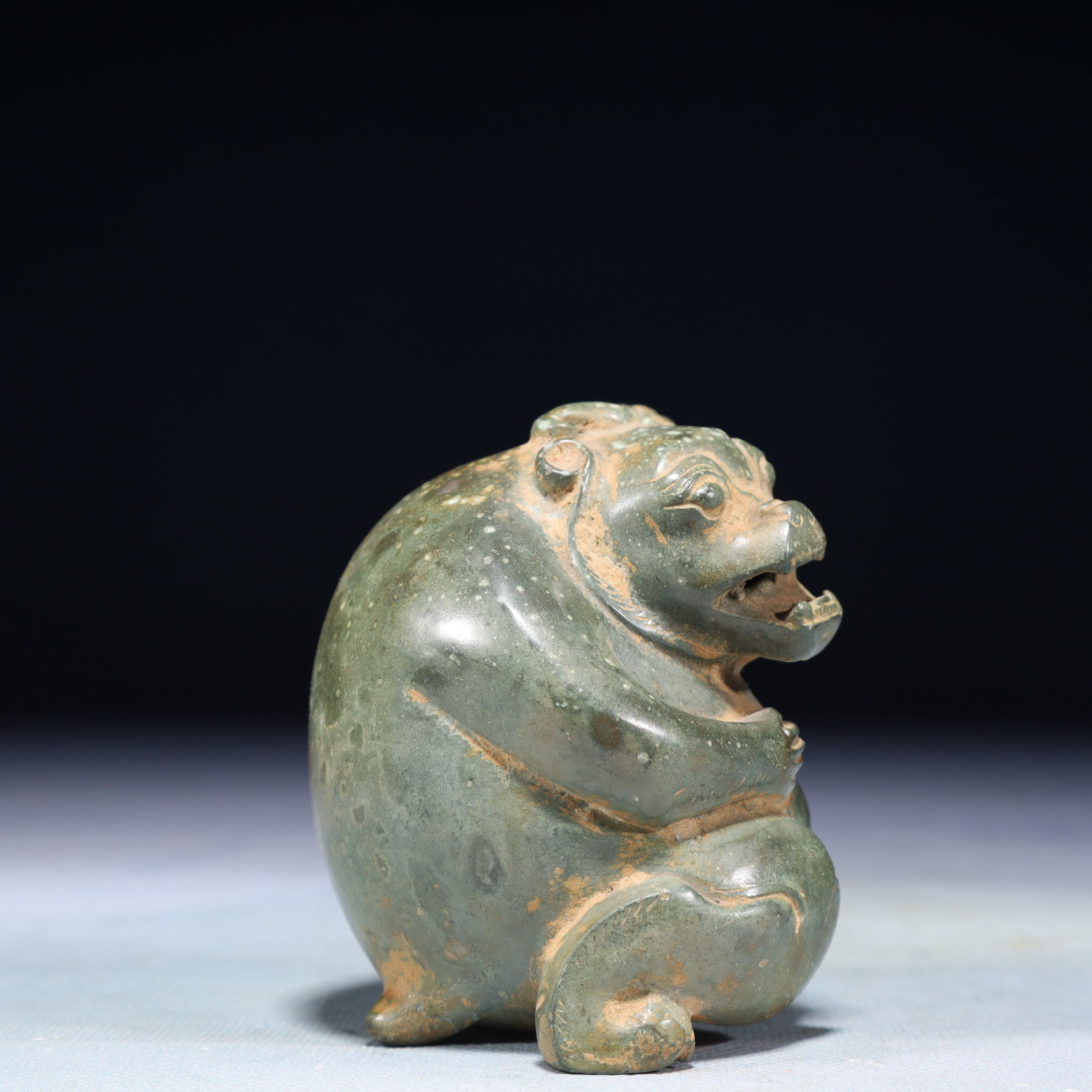 A Rare Bronze Bear Ornament - 2