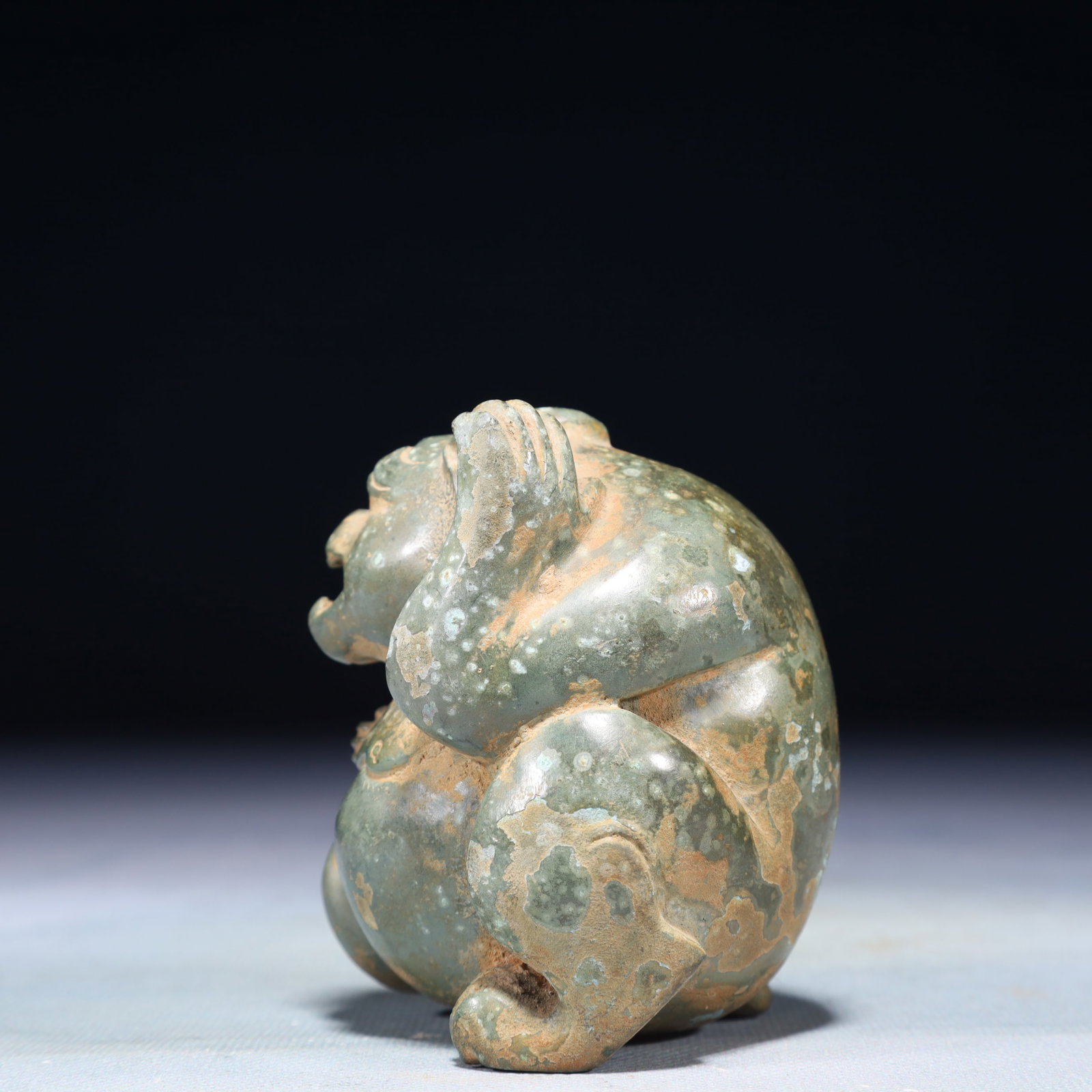 A Rare Bronze Bear Ornament - 4