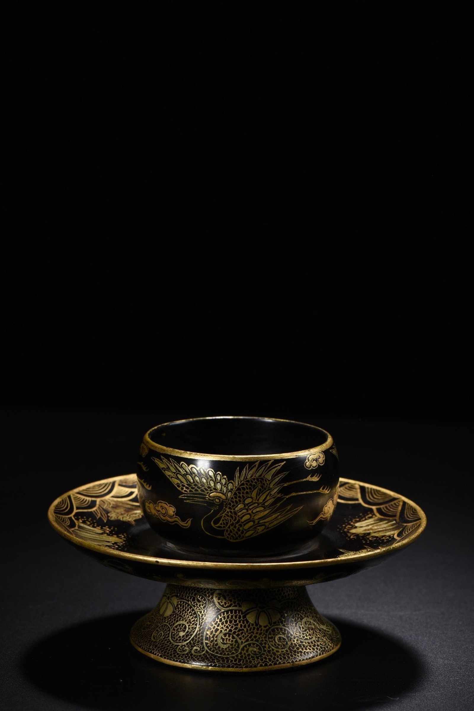 An Exquisite Carved Lacquer Painted Gold Landscape Pattern Ornament: An Exquisite Carved Lacquer Painted Gold Landscape Pattern Ornament,Qing Dynasty,China,Size:3.5inx6.3inx3in,Weight:120g 漆器描金山水纹摆件,中
