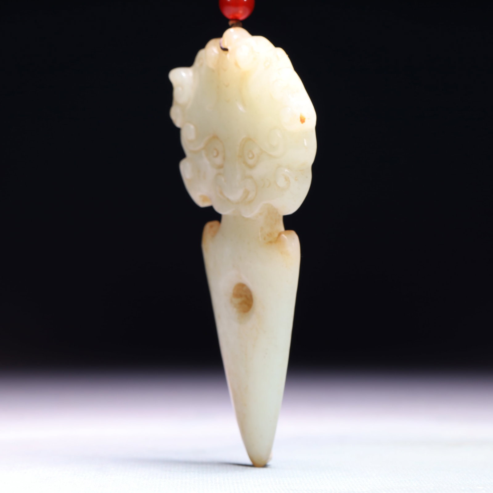 An Exquisite White Jade Beast Pattern Pendant - 2