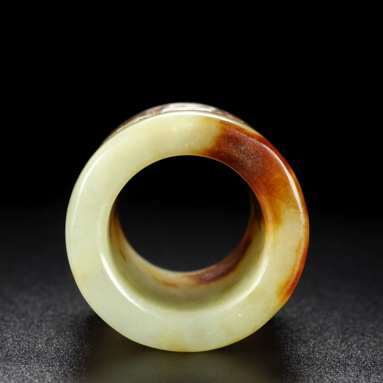 An Exquisite White Jade Auspicious Cloud Pattern Thumb Ring - 2