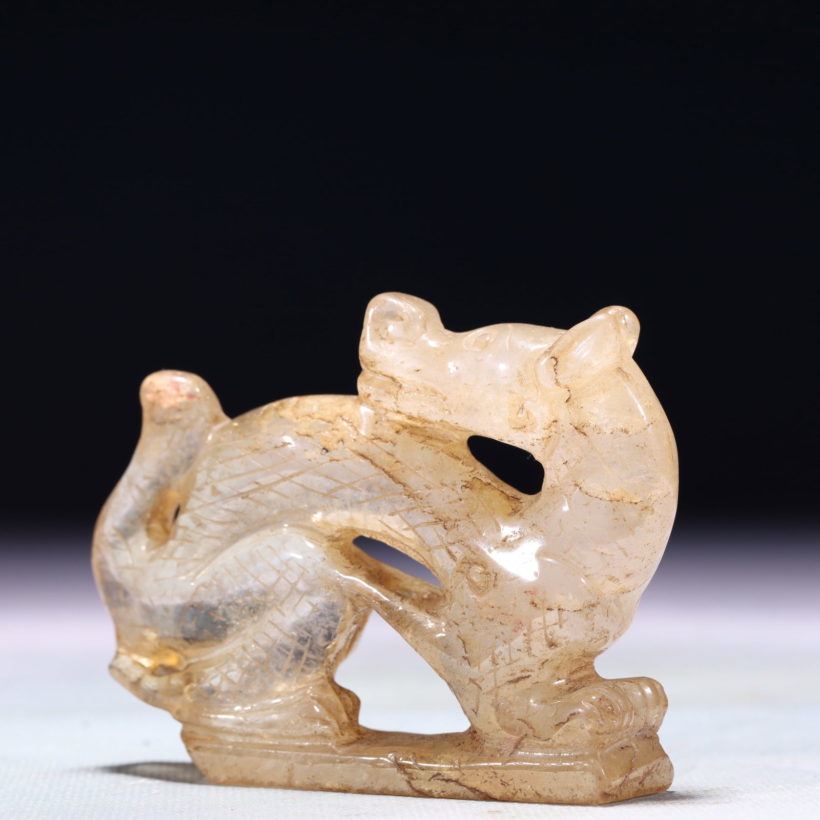 An Exquisite Crystal Dragon Ornament - 3