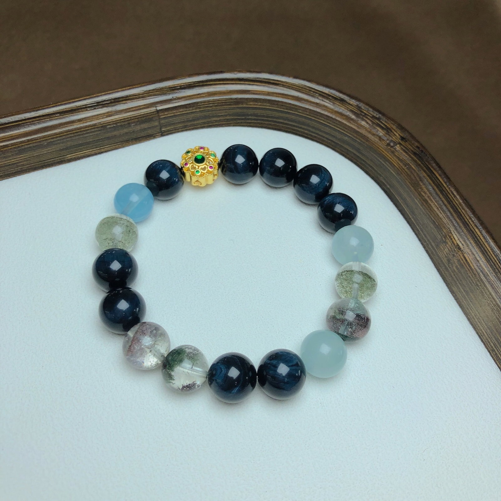 An Exquisite Crystal Aquamarine Bracelets: An Exquisite Crystal Aquamarine Bracelets,Size:0.4in,Weight:27.5g 水晶海蓝宝手串