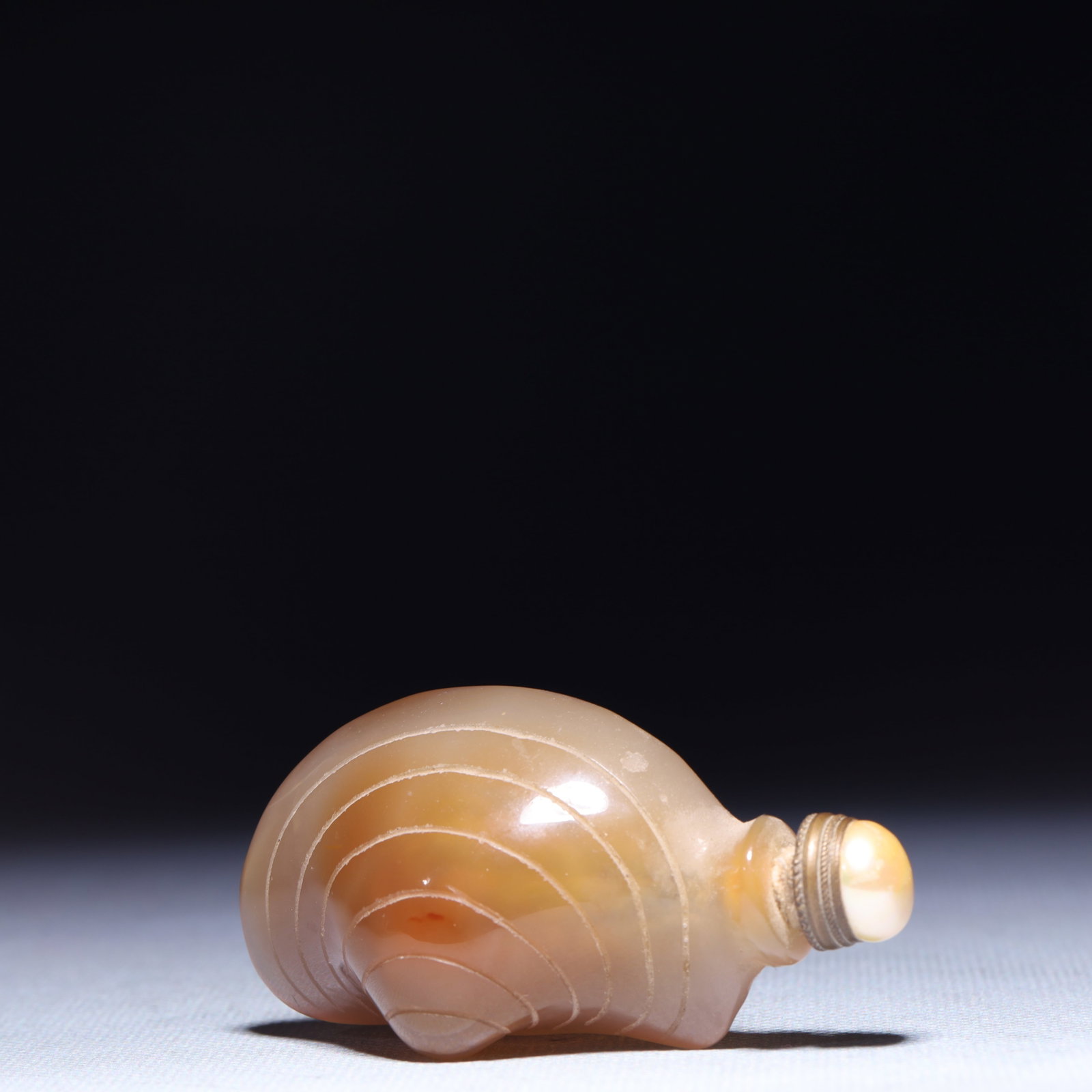 An Exquisite Agate Snuff Bottle - 2