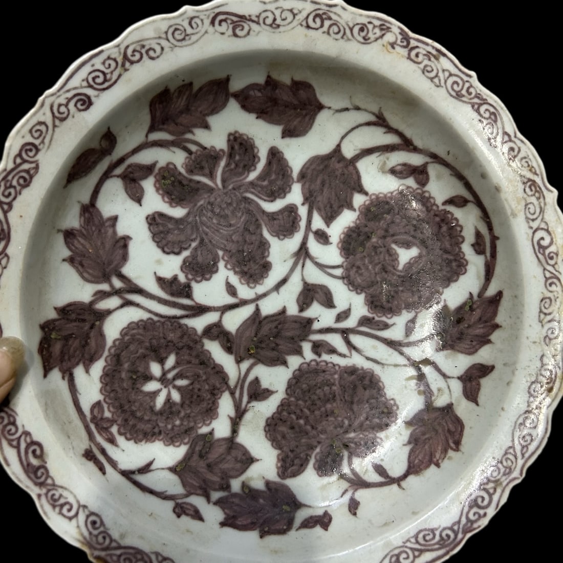 An Exquisite Underglaze-Red Flower Pattern Plate - 3