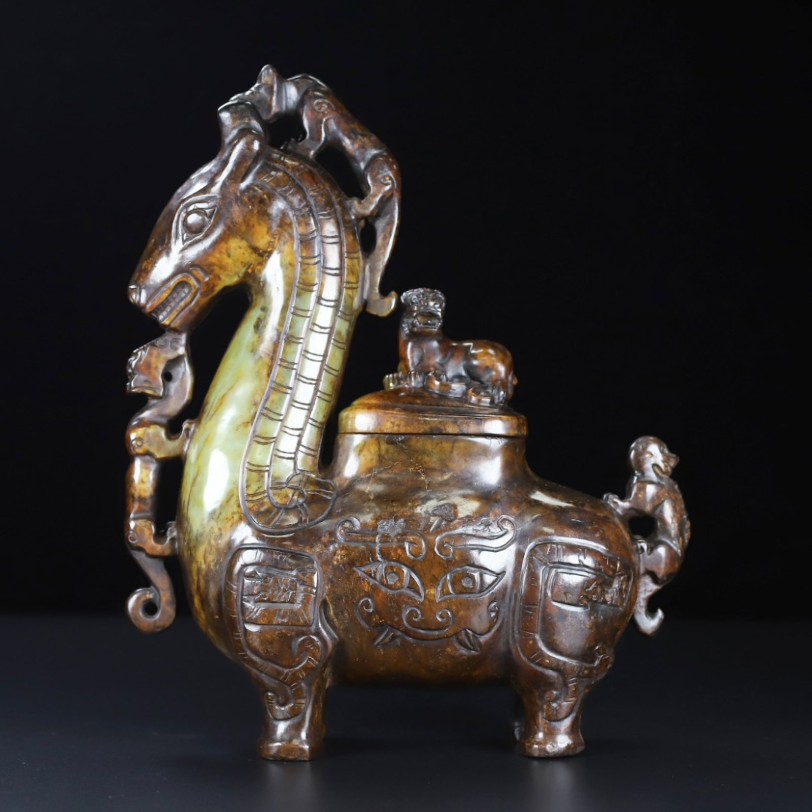An Exquisite Archaic Jade Auspicious Beast Zun: An Exquisite Archaic Jade Auspicious Beast Zun,Ancient Time,China,Size:8.5inx2.3inx10in,Weight:2.713kg 高古玉瑞兽尊,中国远古时期