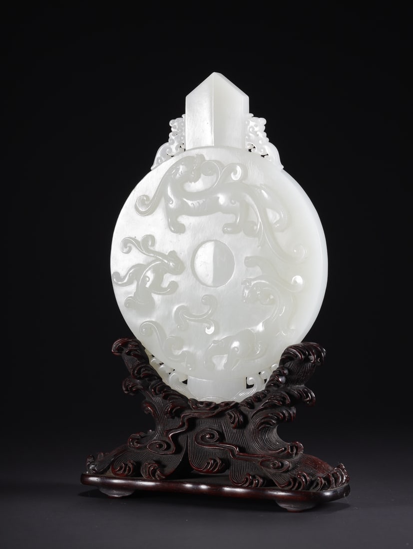 An Exquisite White Jade Dragon Pattern Pendant - 2
