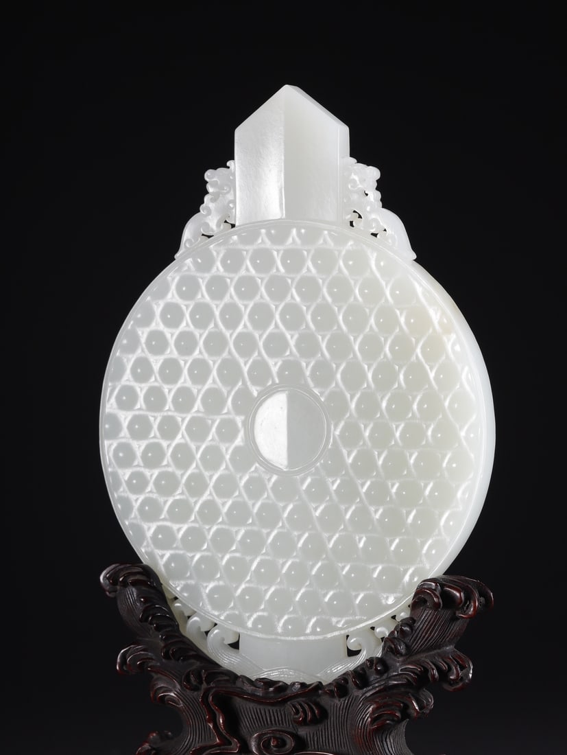 An Exquisite White Jade Dragon Pattern Pendant - 5