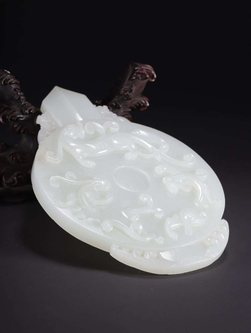 An Exquisite White Jade Dragon Pattern Pendant - 6