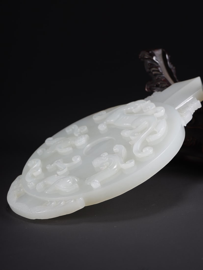 An Exquisite White Jade Dragon Pattern Pendant - 8