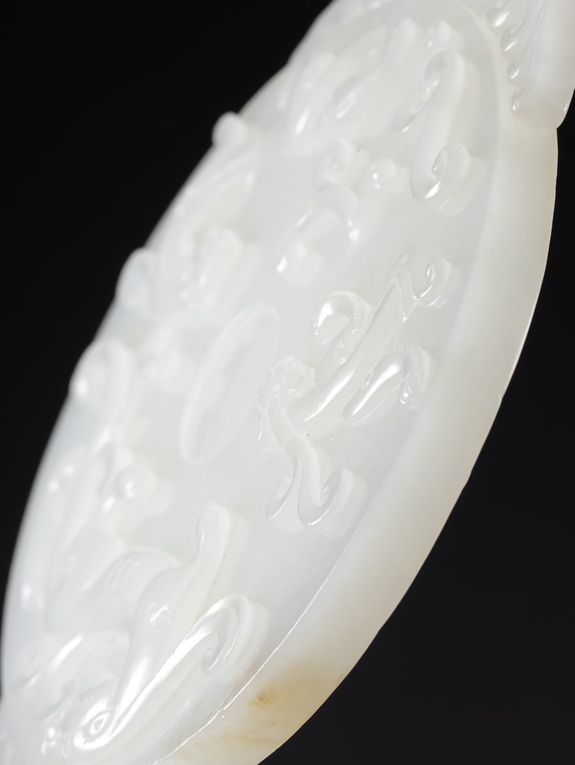 An Exquisite White Jade Dragon Pattern Pendant - 9