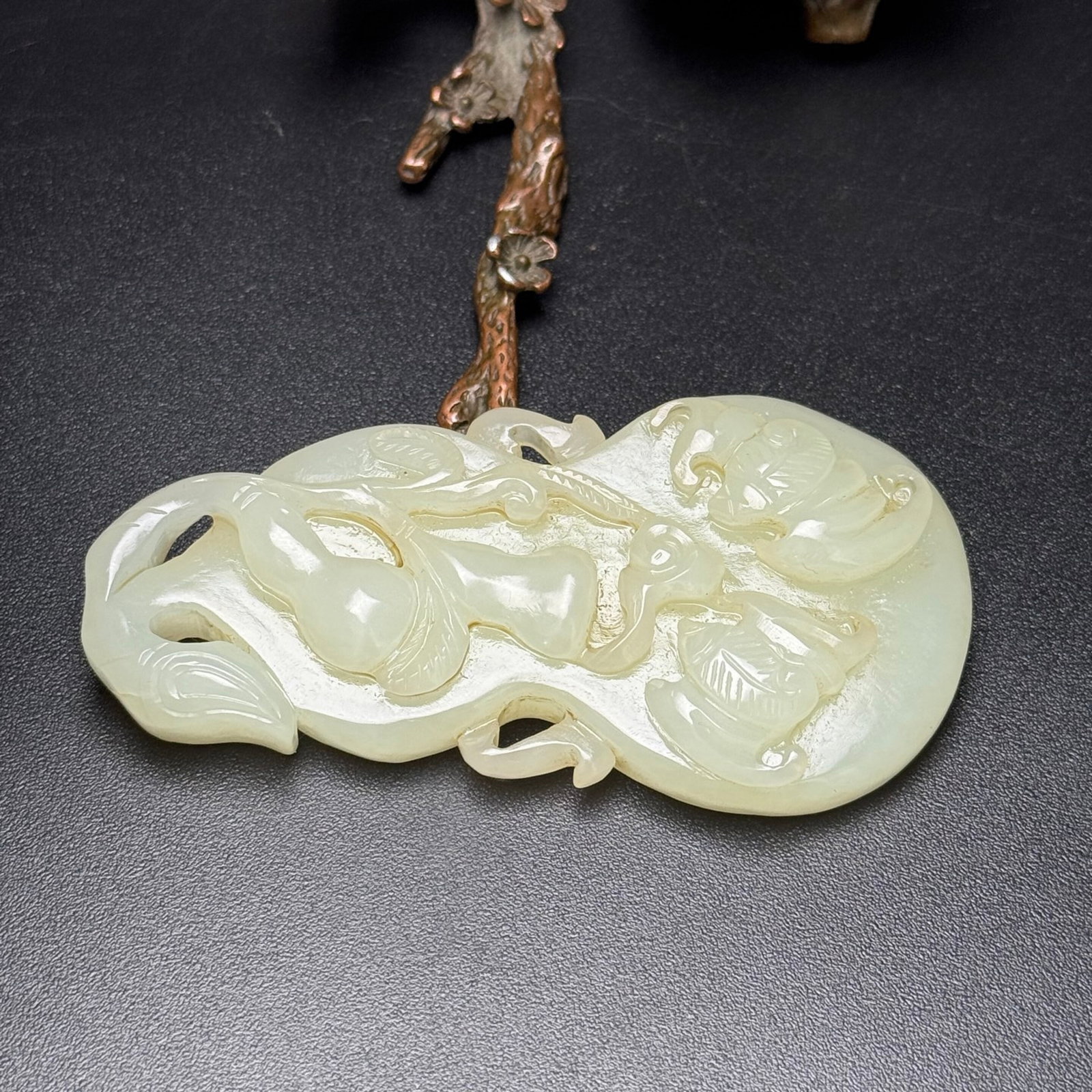An Exquisite White Jade Bats Pattern Pendant - 7