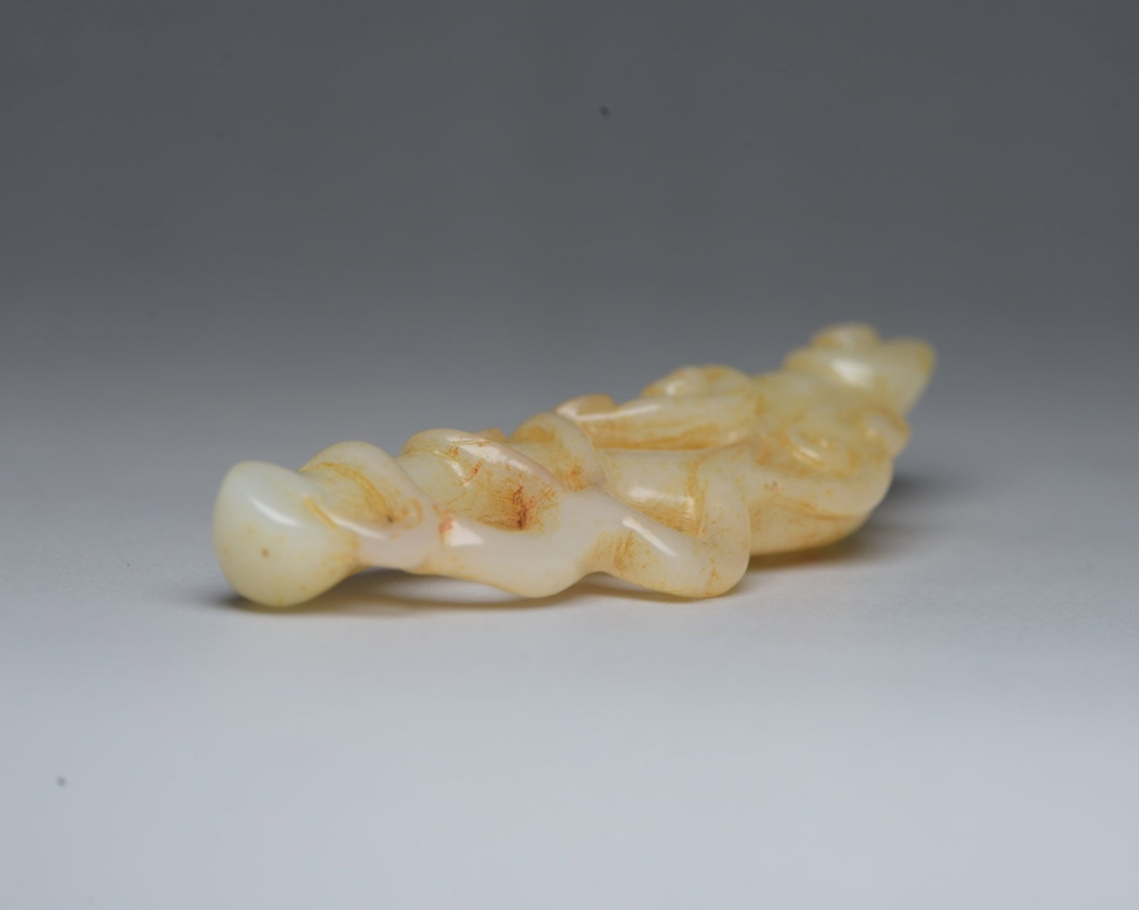 An Exquisite White Jade Auspicious Cloud Pattern Ruyi - 3