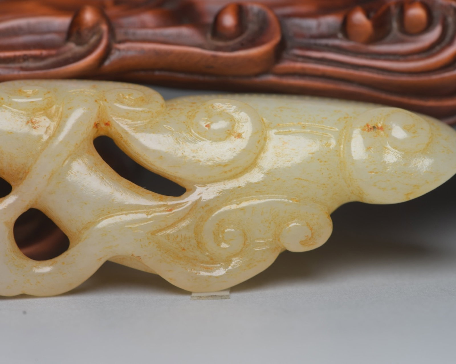 An Exquisite White Jade Auspicious Cloud Pattern Ruyi - 7
