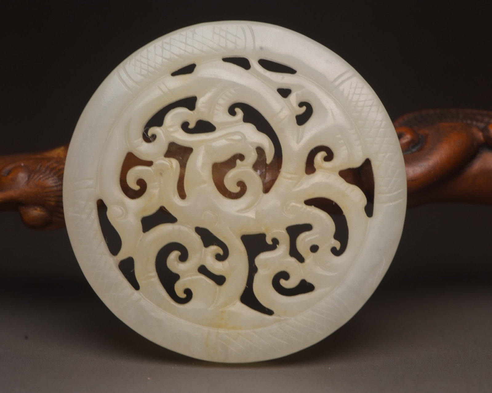 An Exquisite White Jade Phoenix Pattern Pendant - 2