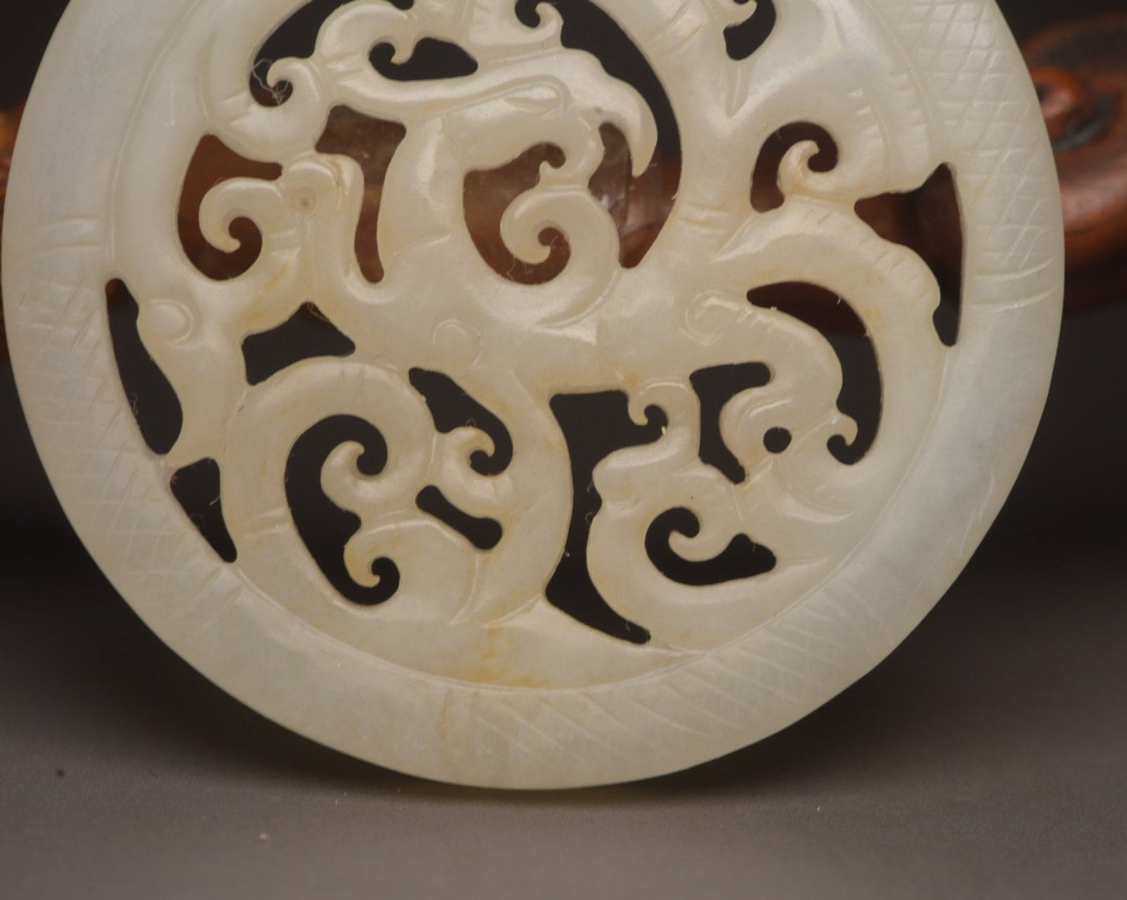 An Exquisite White Jade Phoenix Pattern Pendant - 7