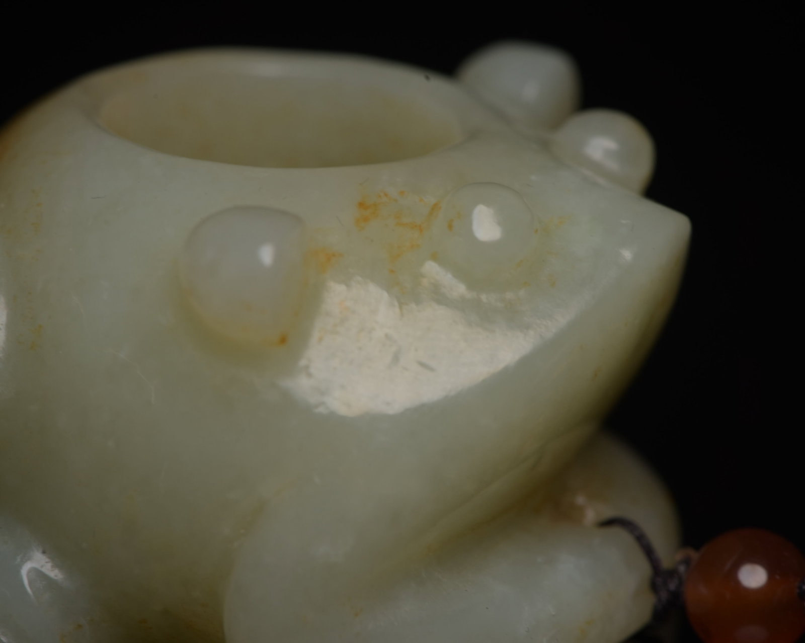 An Exquisite White Jade Frog Thumb Ring - 7