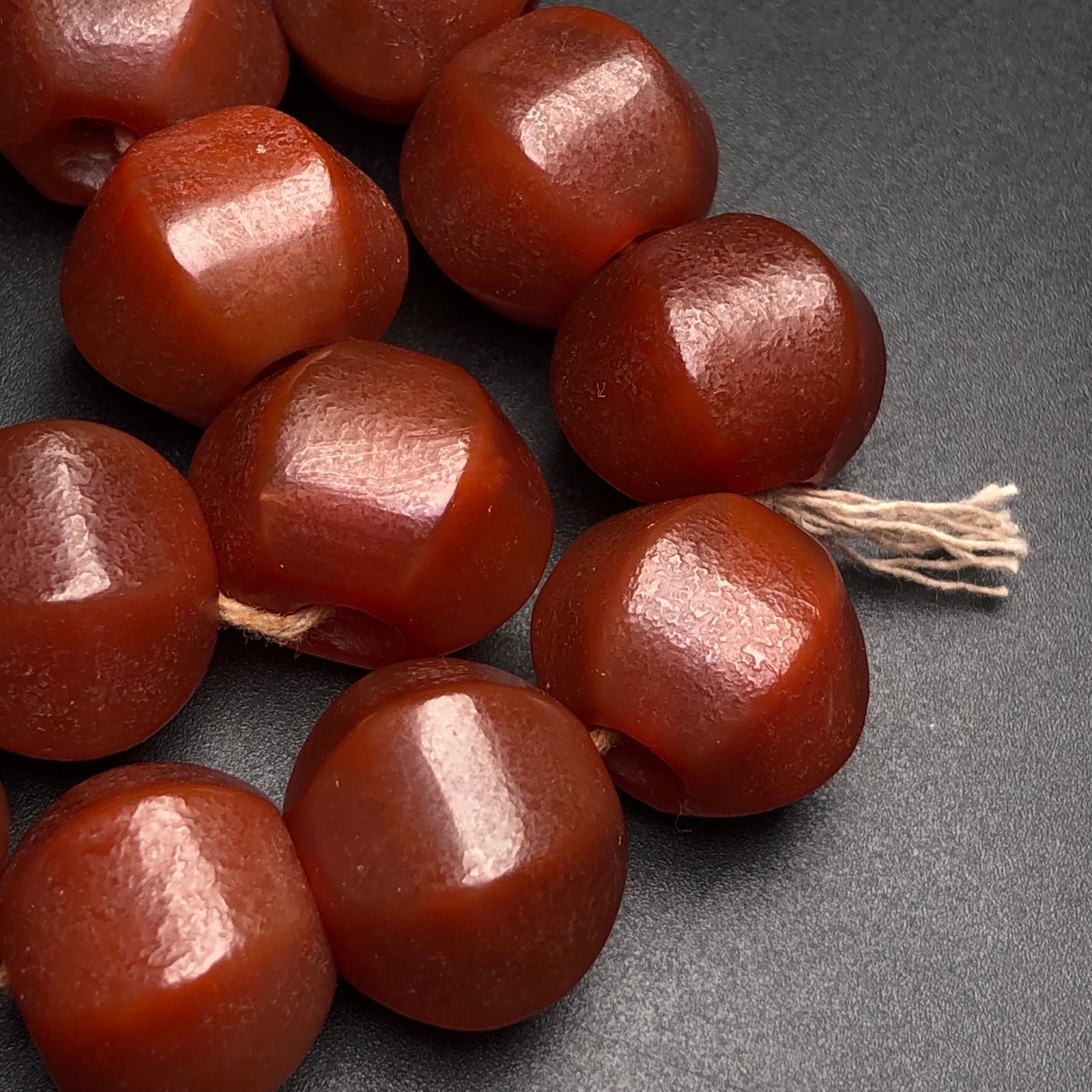 A Precious Agate Bracelets - 8