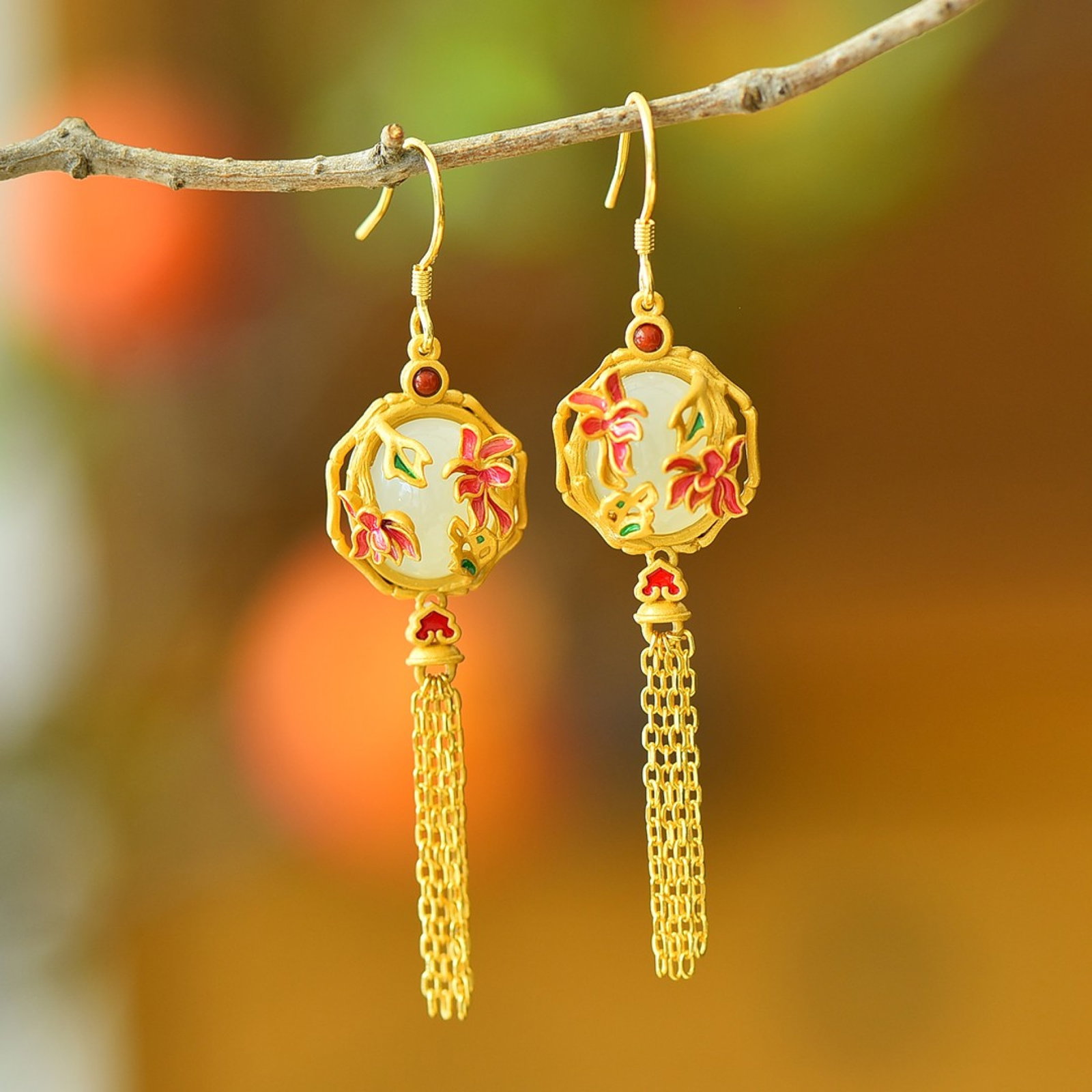 A Pair of Exquisite Sterling Silver Inlaid White Jade Earrings: A Pair of Exquisite Sterling Silver Inlaid White Jade Earrings,Size:0.4inx0.5in 一对纯银镶白玉耳环