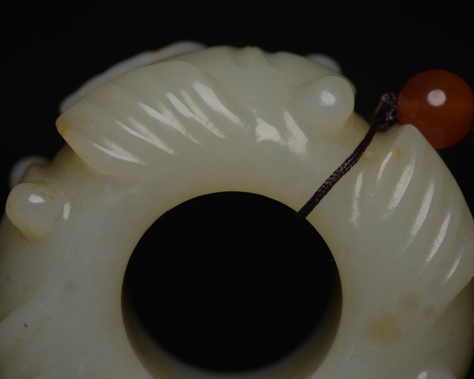 An Exquisite White Jade Cicada Pattern Thumb Ring - 6