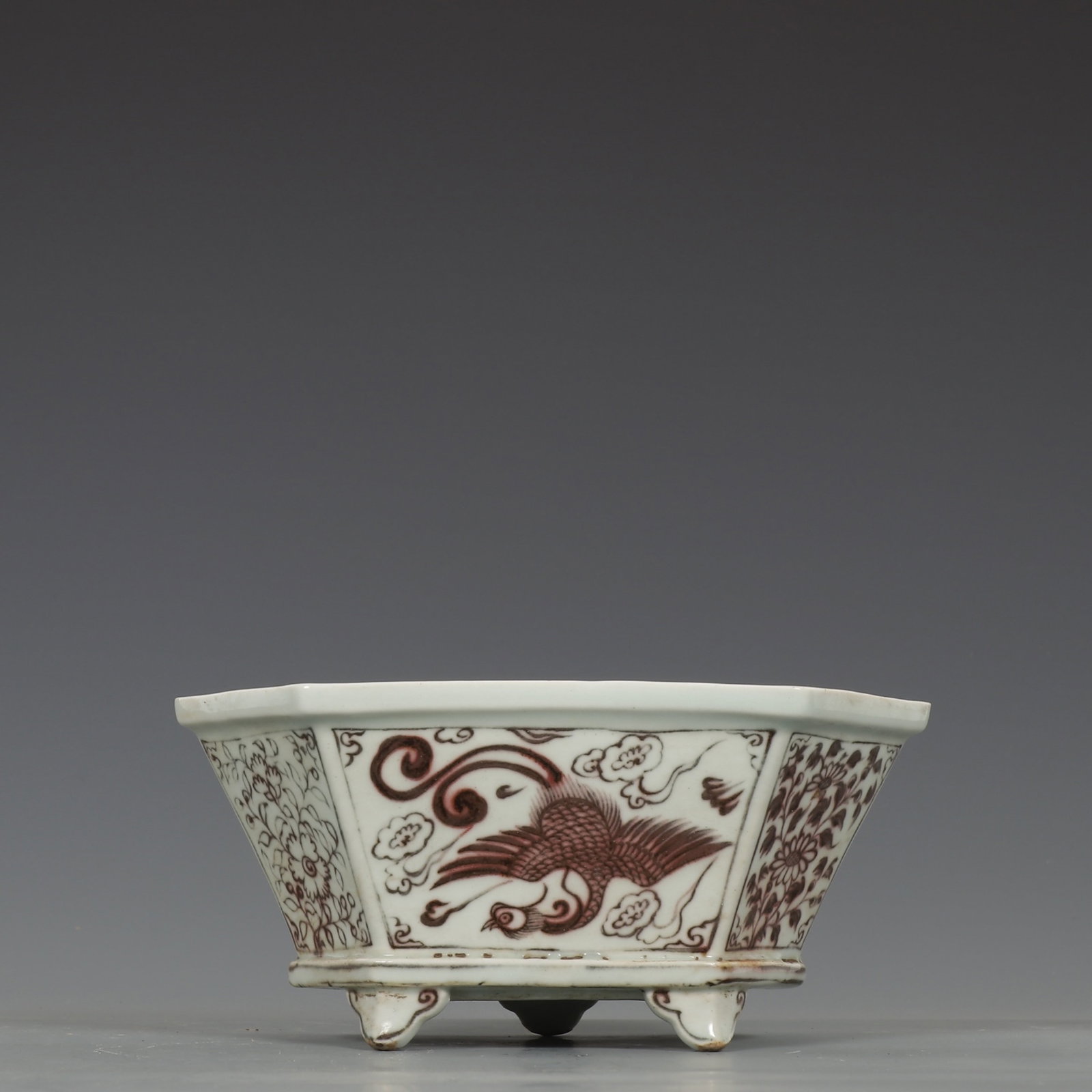 An Exquisite Underglaze-Red Auspicious Cloud and Phoenix Pattern Tripod Basin - 2