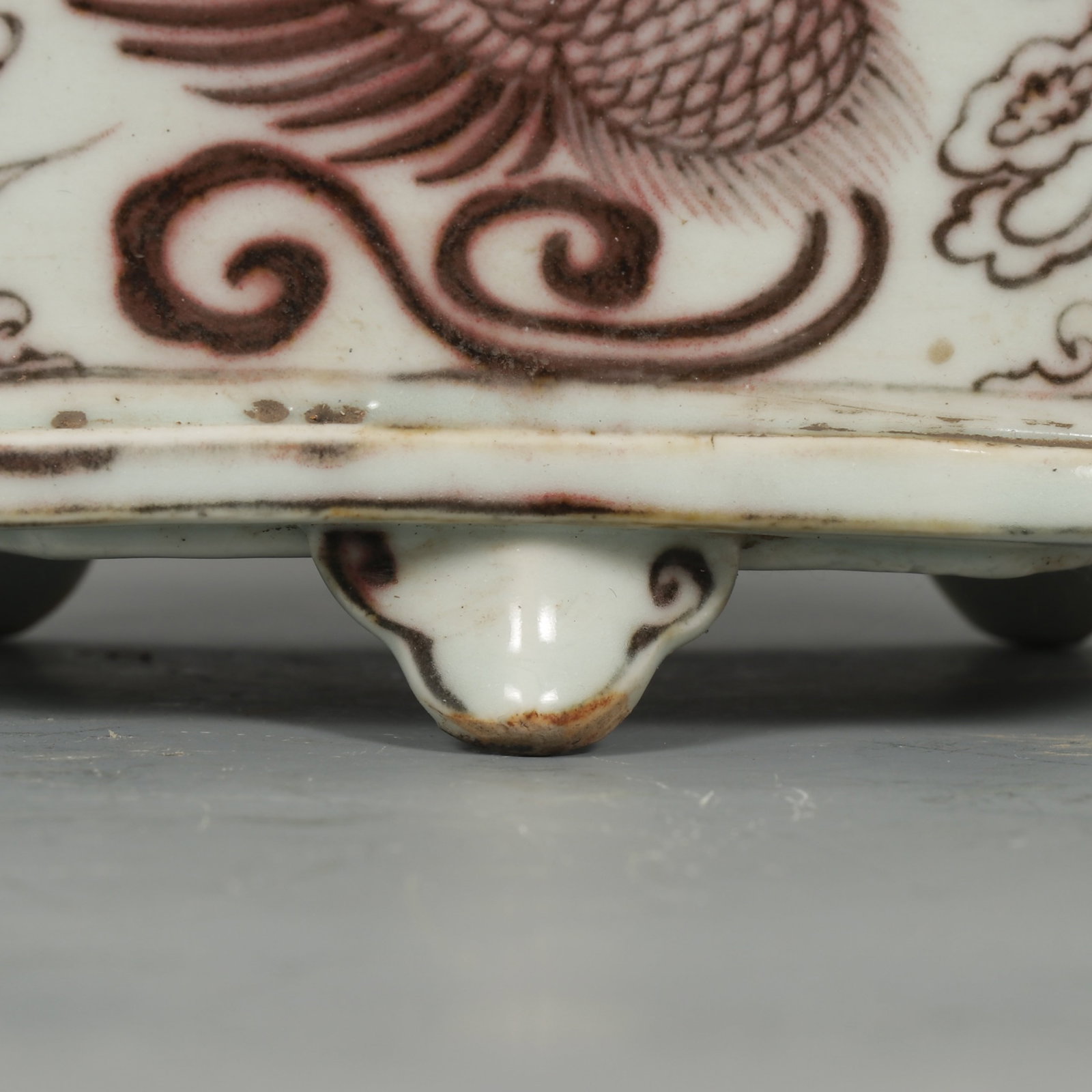 An Exquisite Underglaze-Red Auspicious Cloud and Phoenix Pattern Tripod Basin - 7