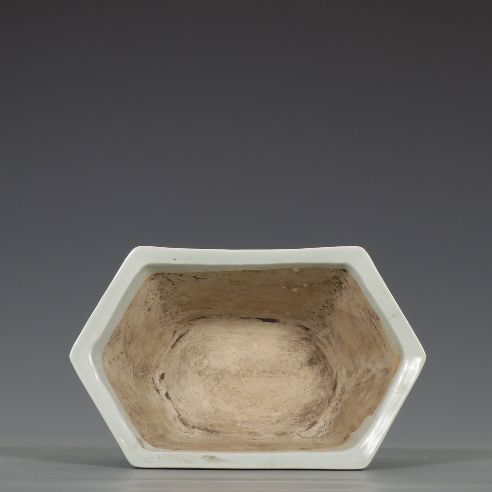 An Exquisite Underglaze-Red Auspicious Cloud and Phoenix Pattern Tripod Basin - 8