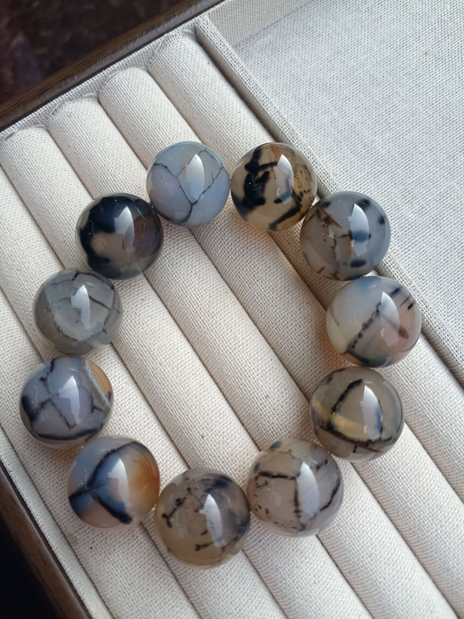 An Exquisite Agate Bracelets - 4