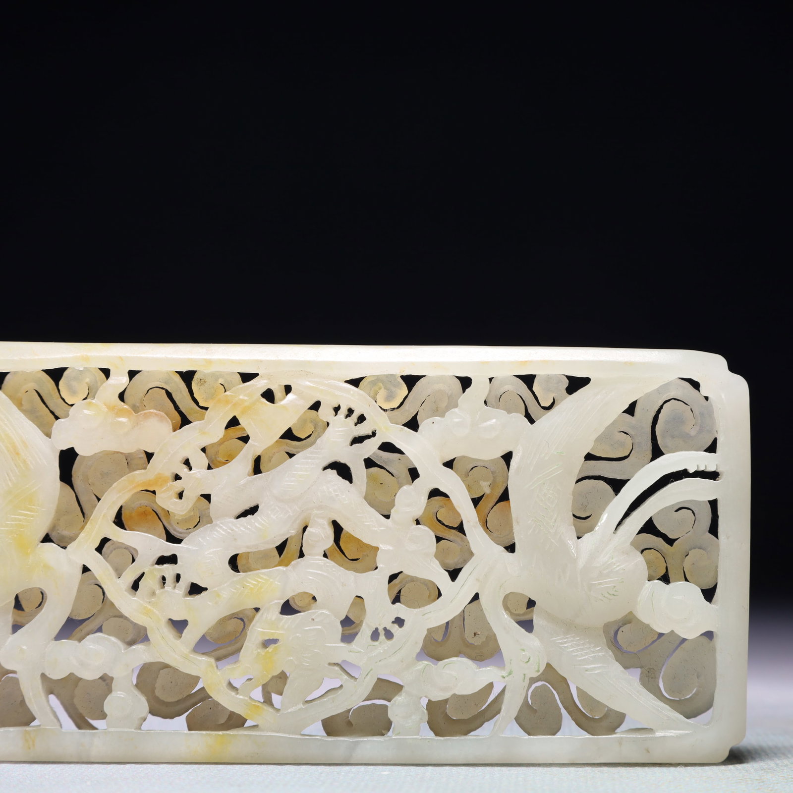An Exquisite White Jade Flower and Dragon Pattern Pendant - 3