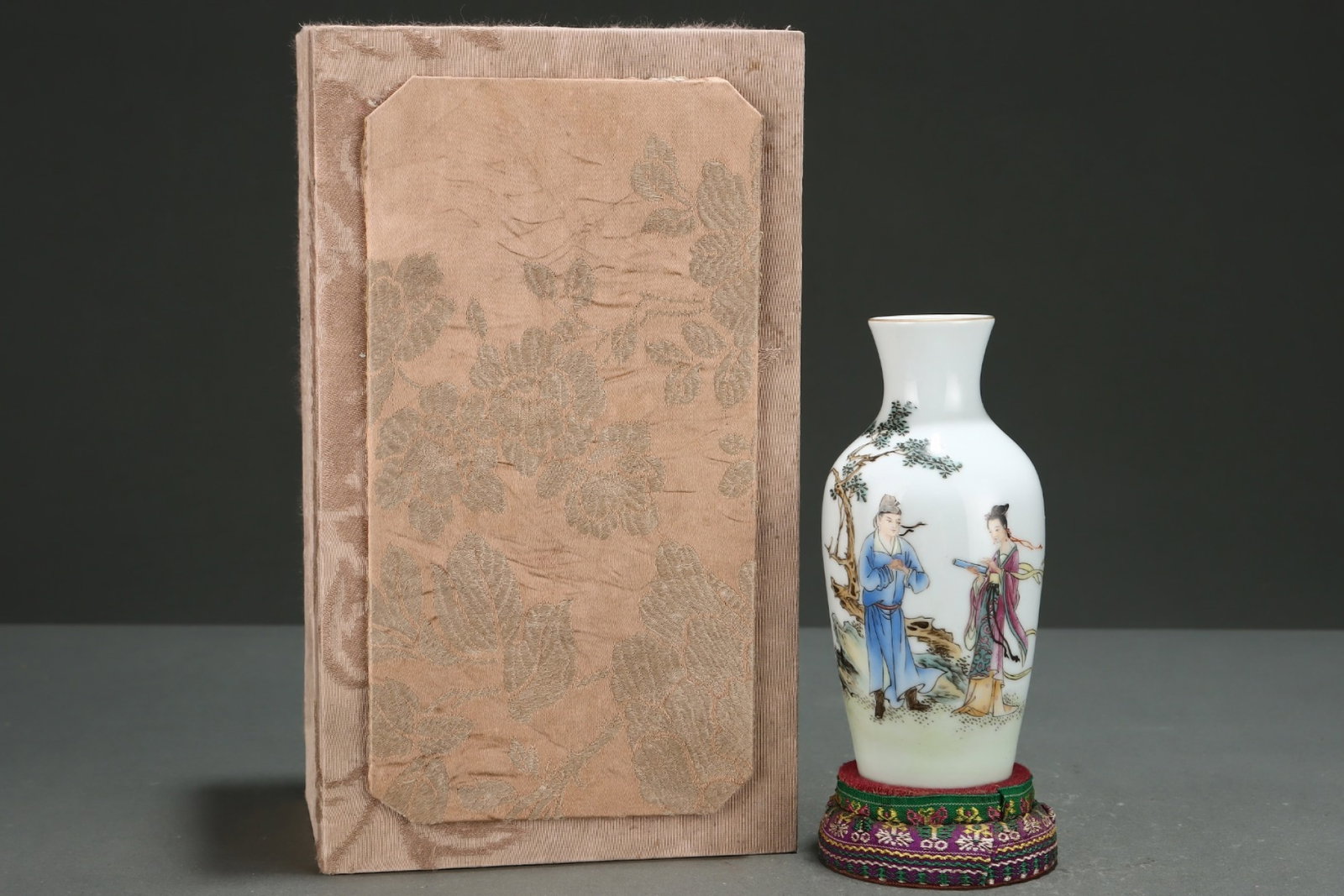 An Exquisite Famille-Rose Painted Gold Character and Story Pattern Vase,with poem: An Exquisite Famille-Rose Painted Gold Character and Story Pattern Vase,with poem,Qing Dynasty,China,Yongzheng Four-character Mark,Size:5.8inx2.8in 粉彩描金人物