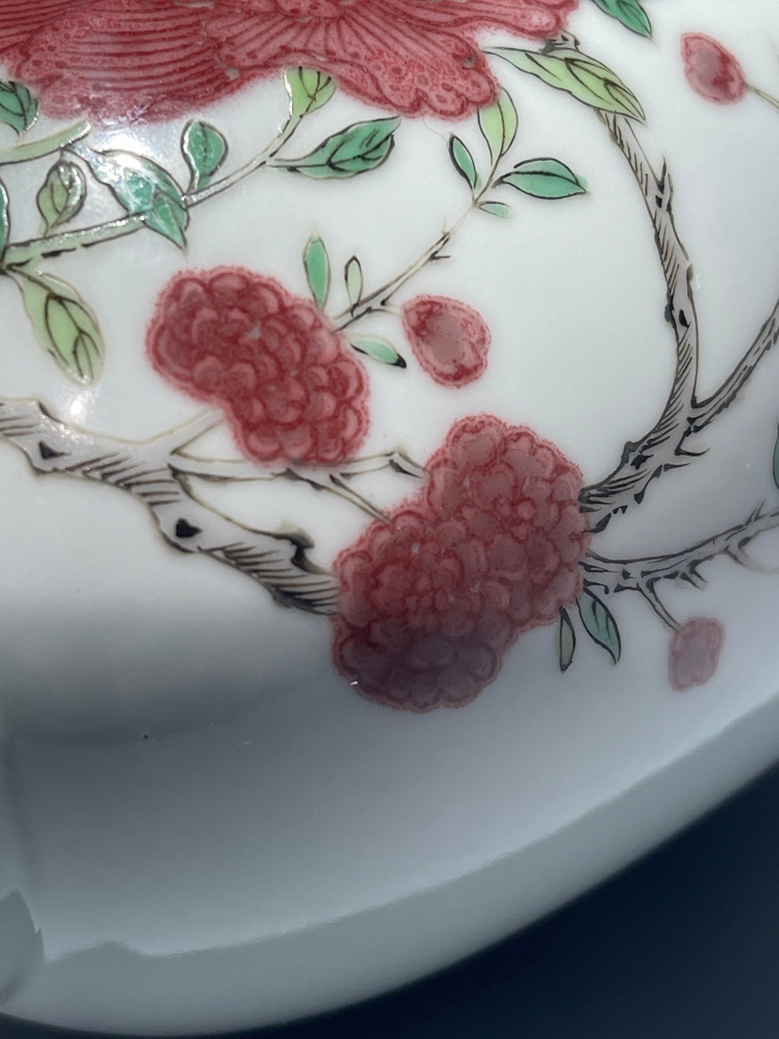 An Exquisite Underglaze-Red Flower Pattern Vase - 7