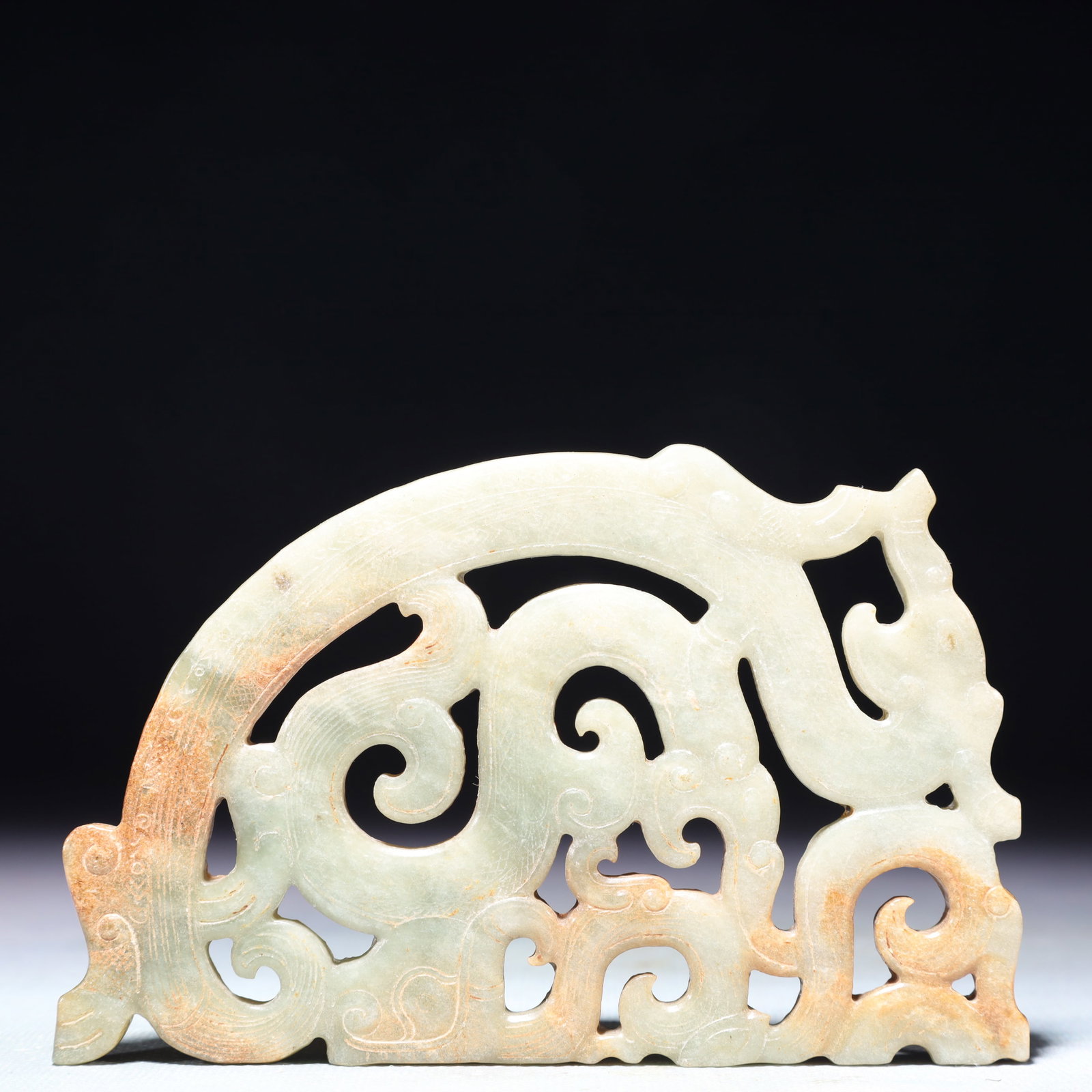 An Exquisite White Jade Dragon Pendant: An Exquisite White Jade Dragon Pendant,Qing Dynasty,China,Size:5.1inx3.1in,Weight:143.5g 白玉龙挂件,中国清代