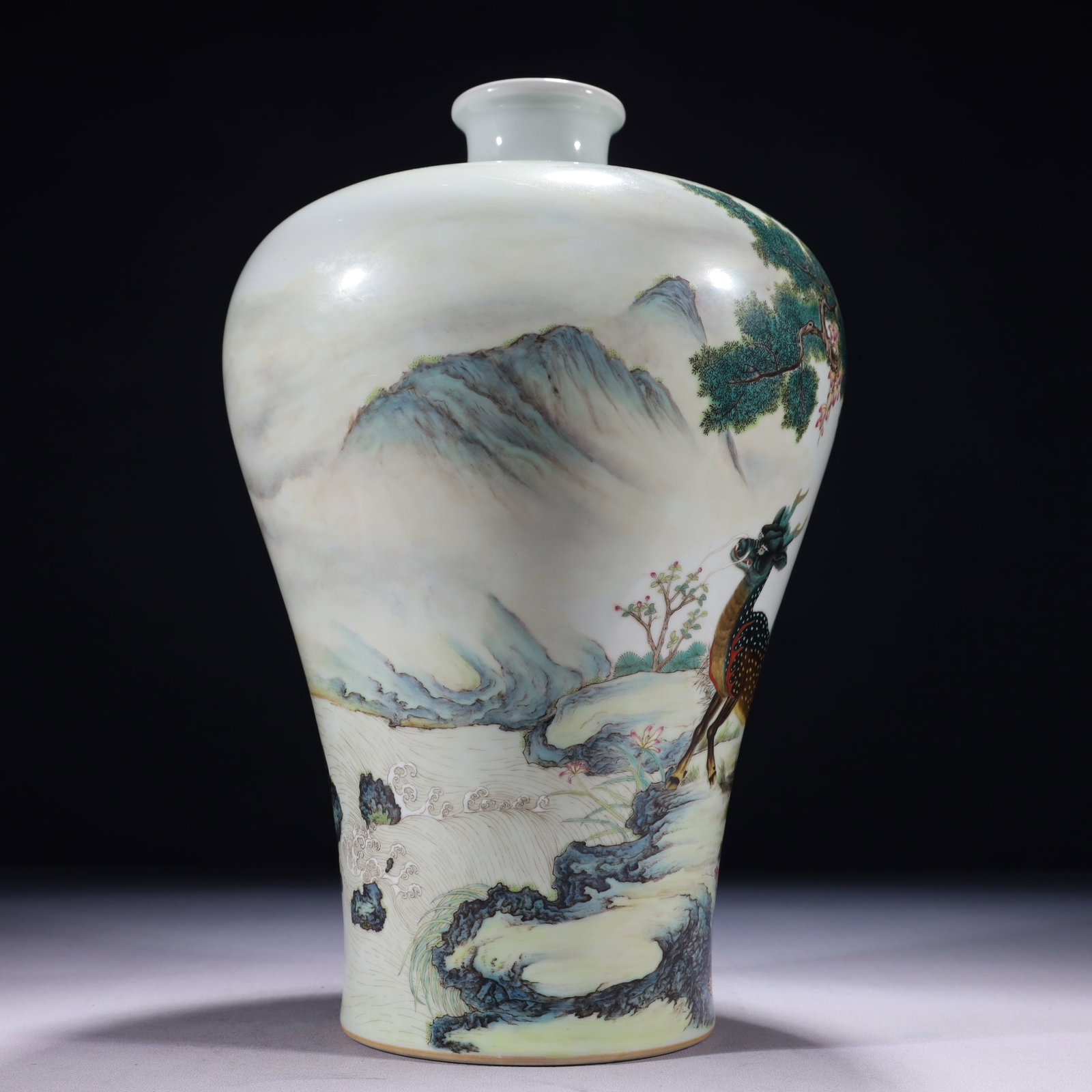 An Exquisite Enamel Landscape Pattern Vase - 4