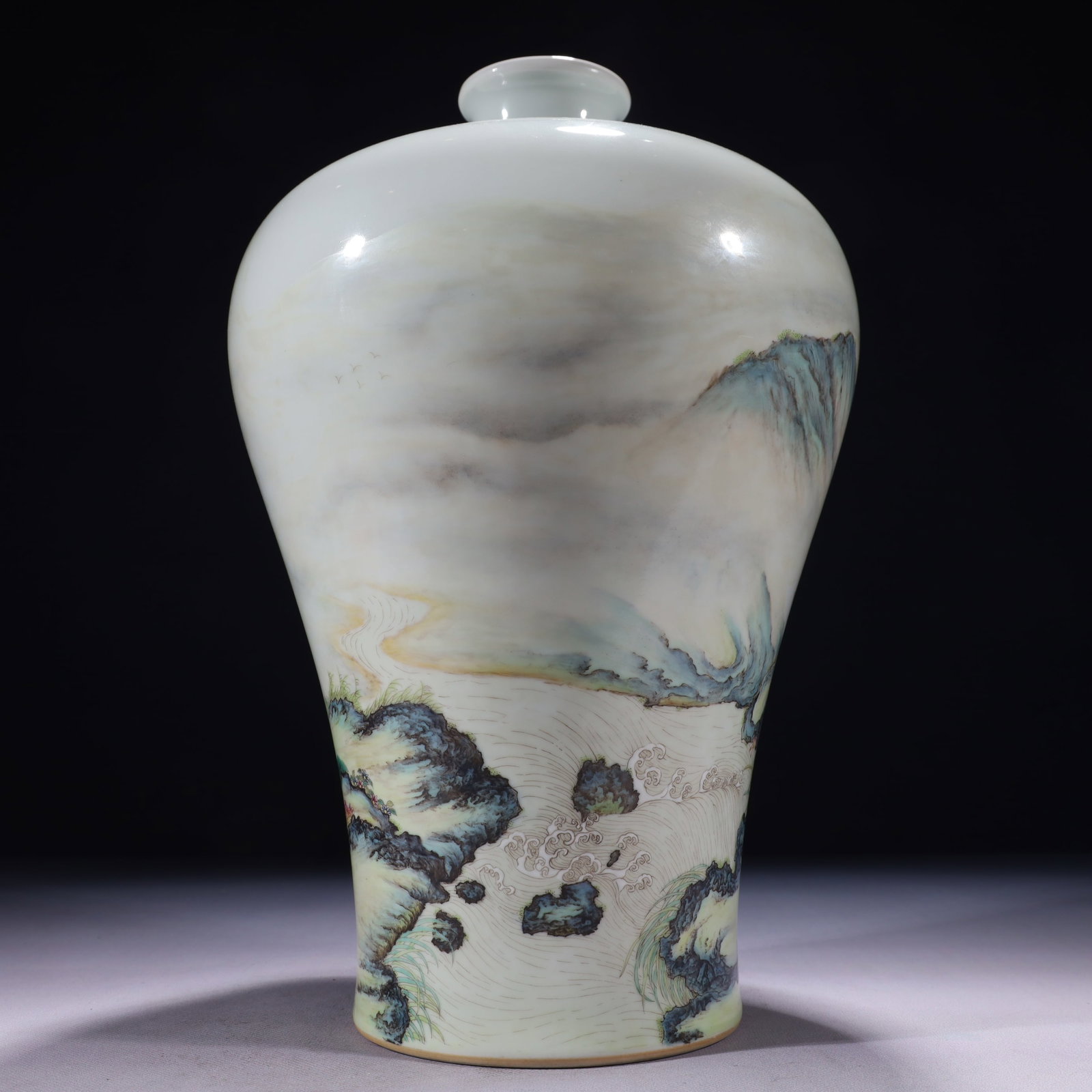 An Exquisite Enamel Landscape Pattern Vase - 5