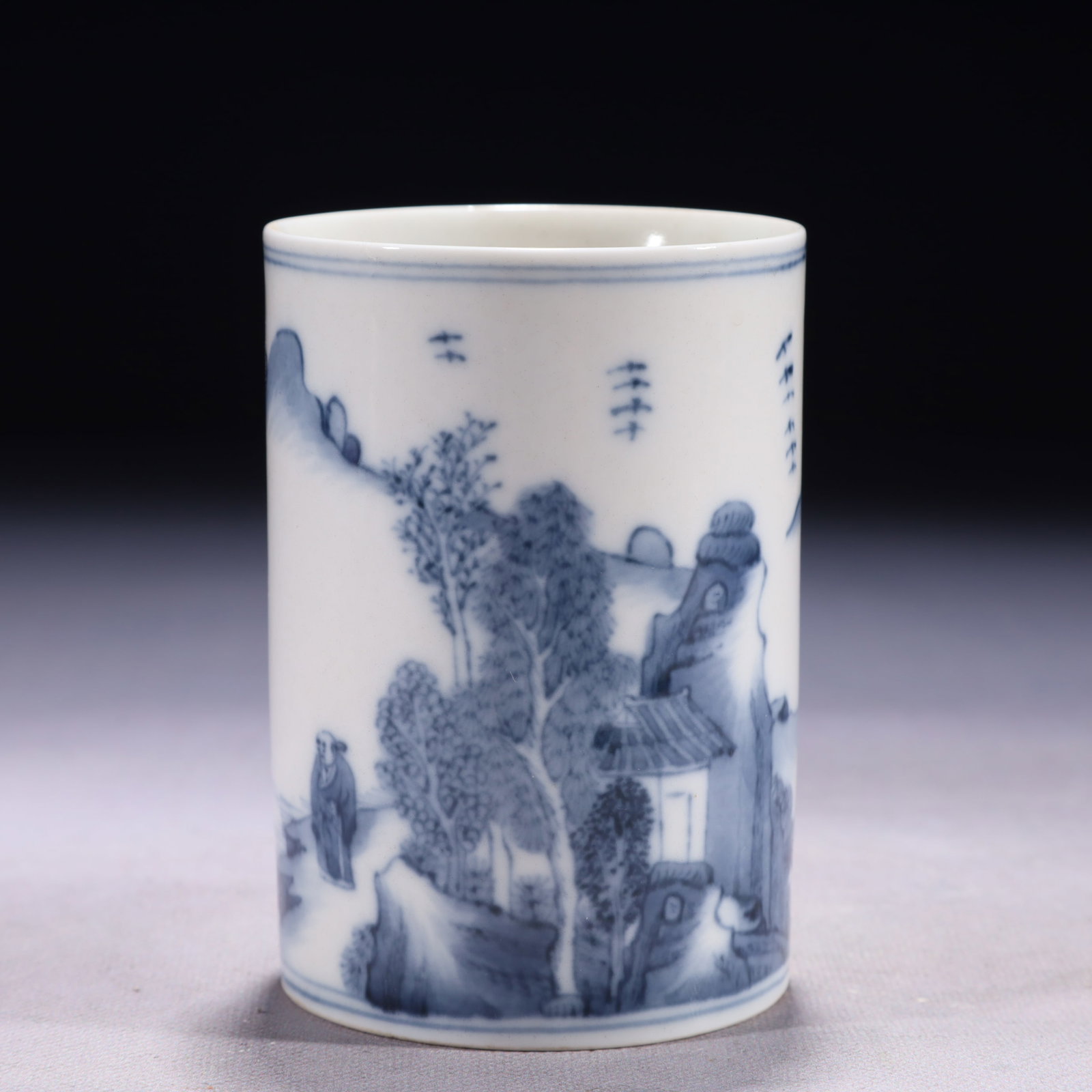 An Exquisite Blue and White Character and Story Pattern Brush Pot: An Exquisite Blue and White Character and Story Pattern Brush Pot,Qing Dynasty,China,Kangxi Four-character Mark,Size:3inx4.3in,Weight:250g 青花人物故事纹Ļ
