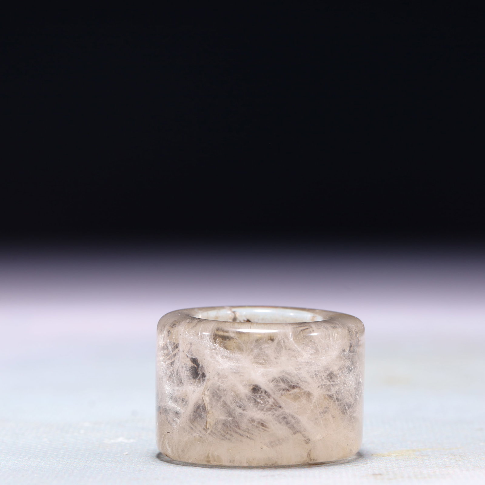 An Exquisite Crystal Thumb Ring - 4