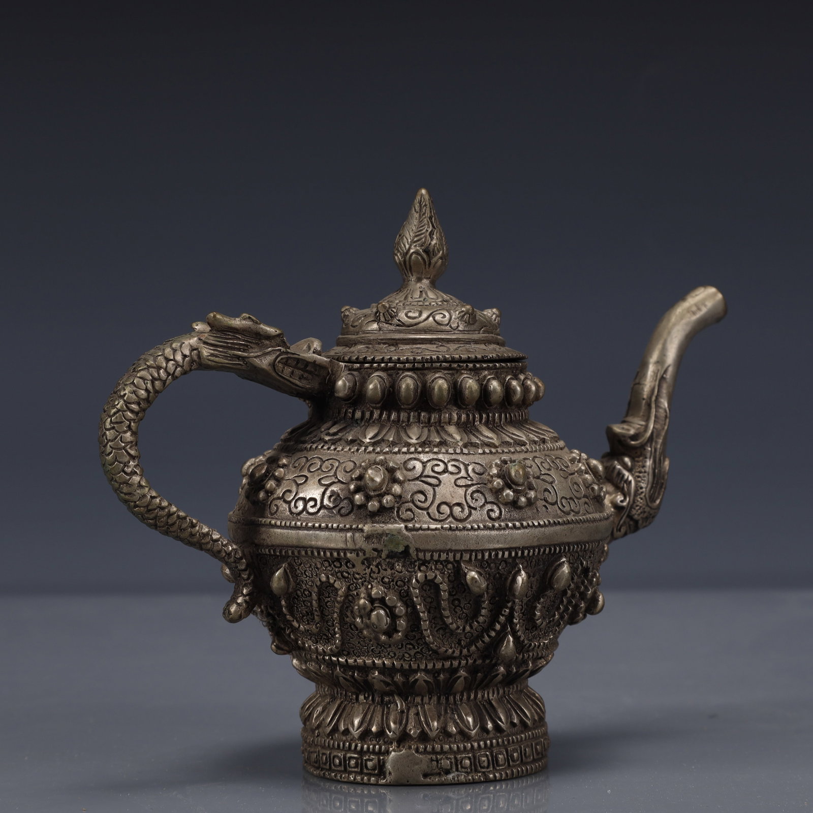 An Exquisite Silver-Plated Bronze Dragon Pattern Ewer - 5