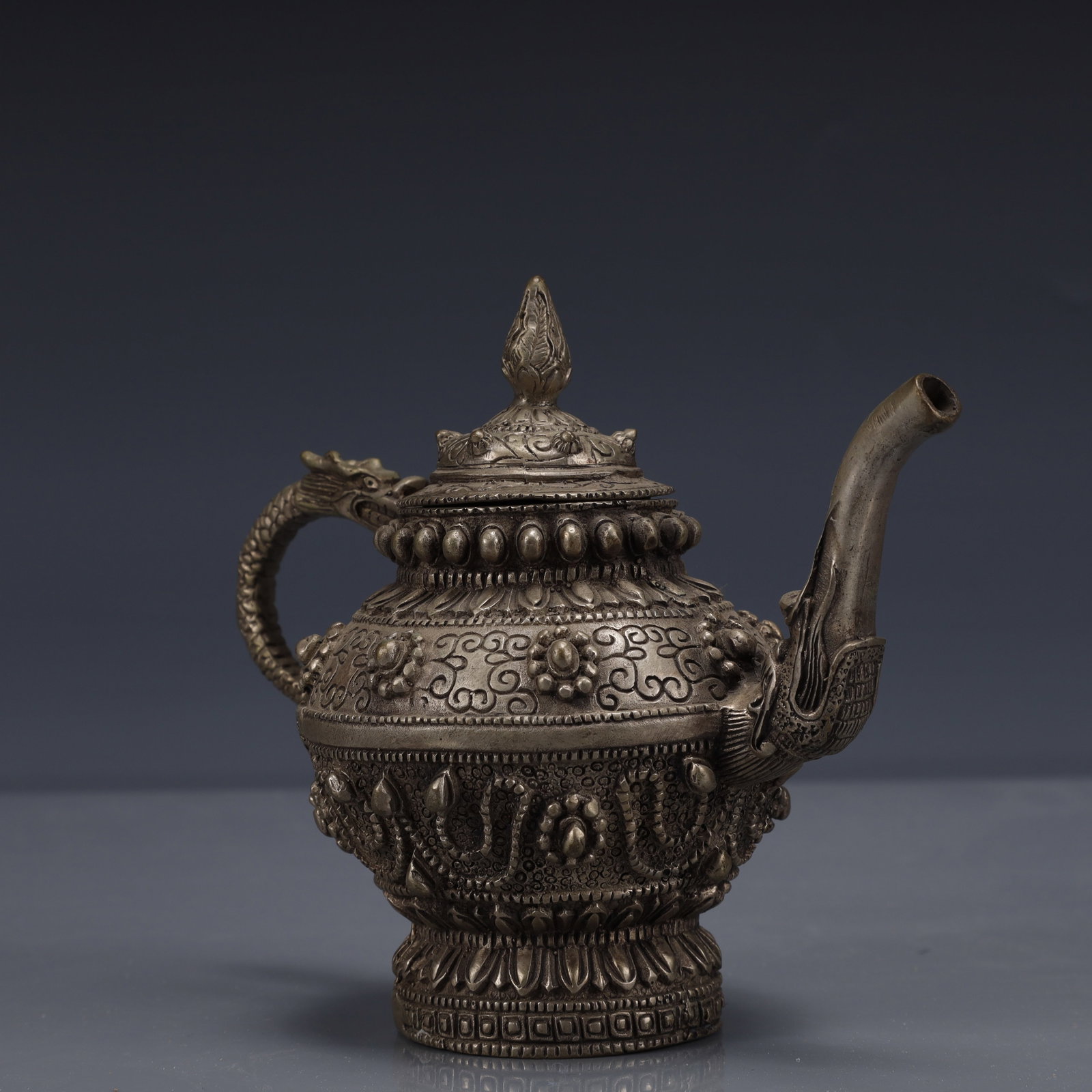 An Exquisite Silver-Plated Bronze Dragon Pattern Ewer - 7