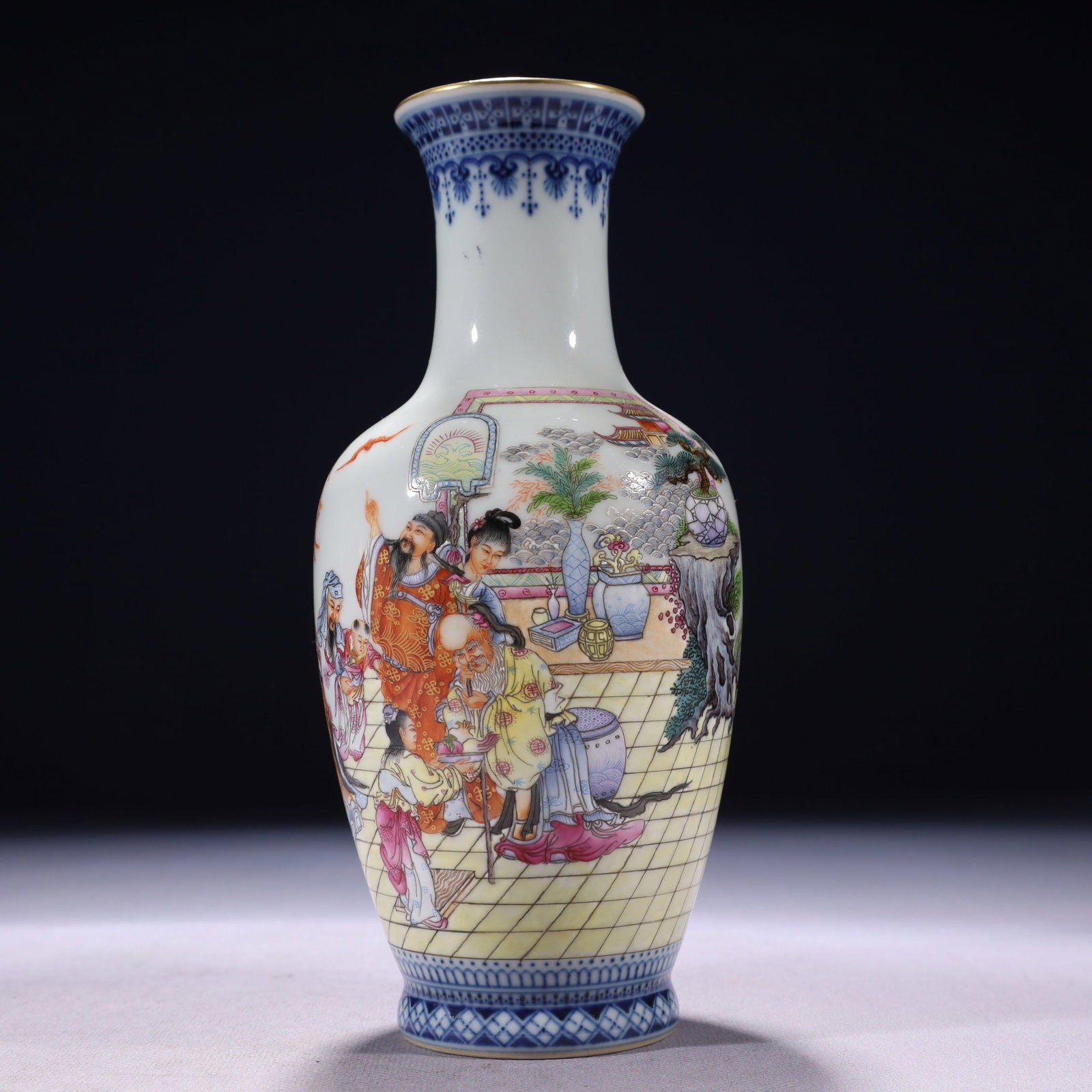 An Exquisite Famille-Rose Painted Gold Character and Story Pattern Vase,with poem: An Exquisite Famille-Rose Painted Gold Character and Story Pattern Vase,with poem,Qing Dynasty,China,Qianlong Six-character Mark,Size:3.5inx7.9in,Weight:900g